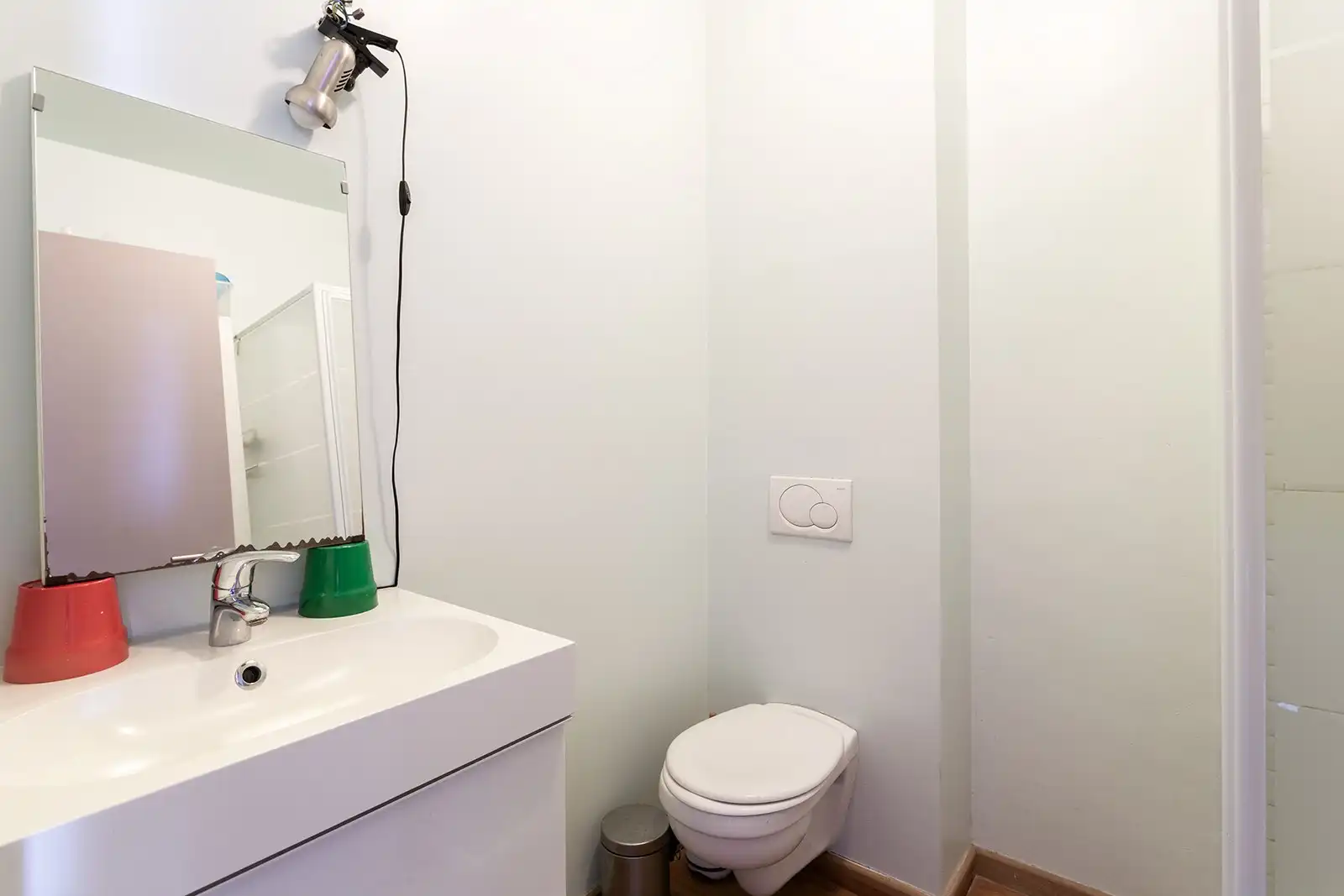 Lichtrijk appartement met terras vlak bij centrum foto 14