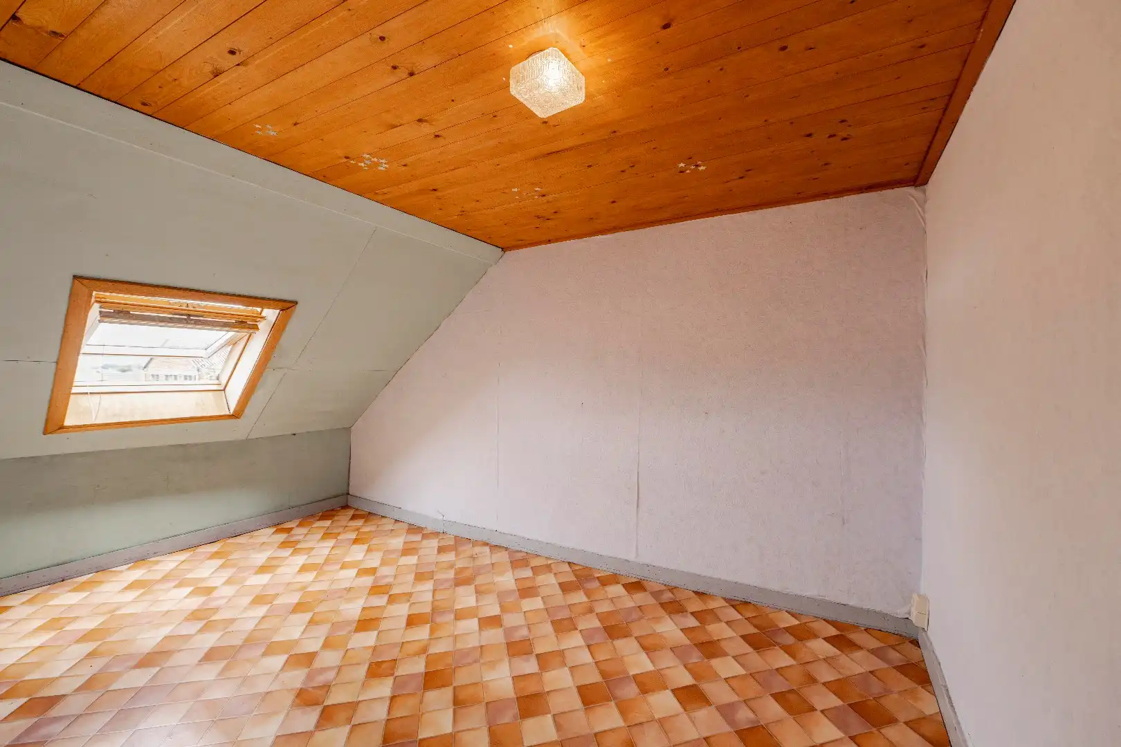 ZEER RUIME (TE RENOVEREN) WONING MET BIJGEBOUWEN | 5 SLPKS foto 11