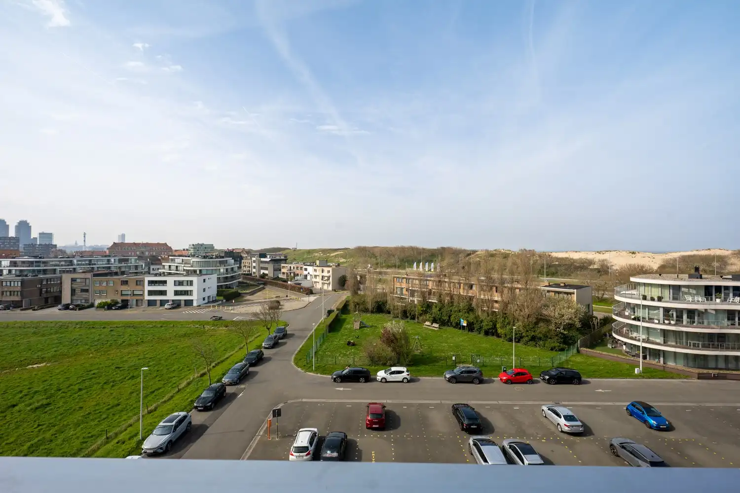 Appartement met 2 slpkrs en lateraal zeezicht nabij het centrum van Bredene foto 2