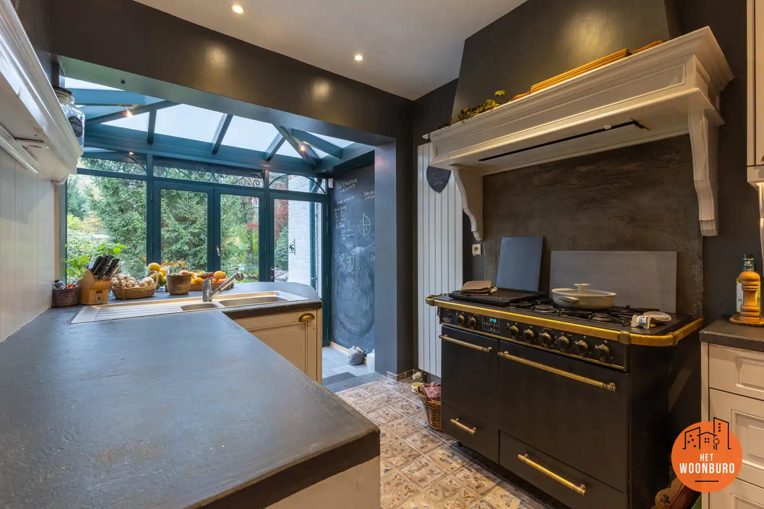 Karaktervolle woning met 4 slpks, garage, bijgebouw en tuin foto 7