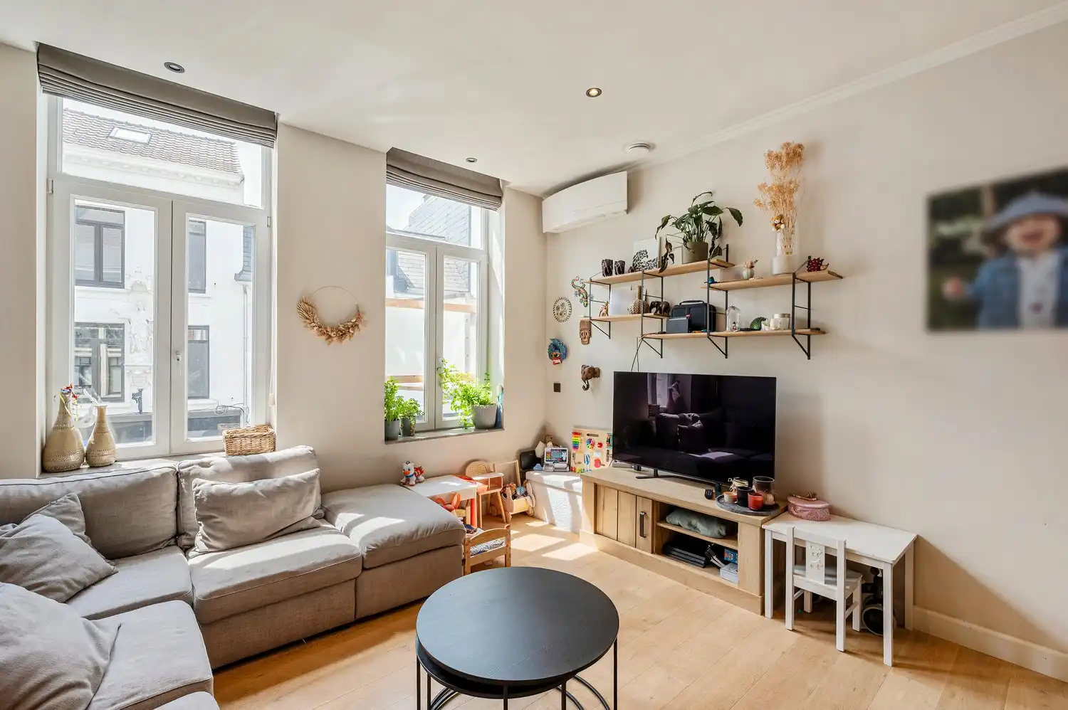 Een karaktervol, ruim herenhuis te koop foto 11