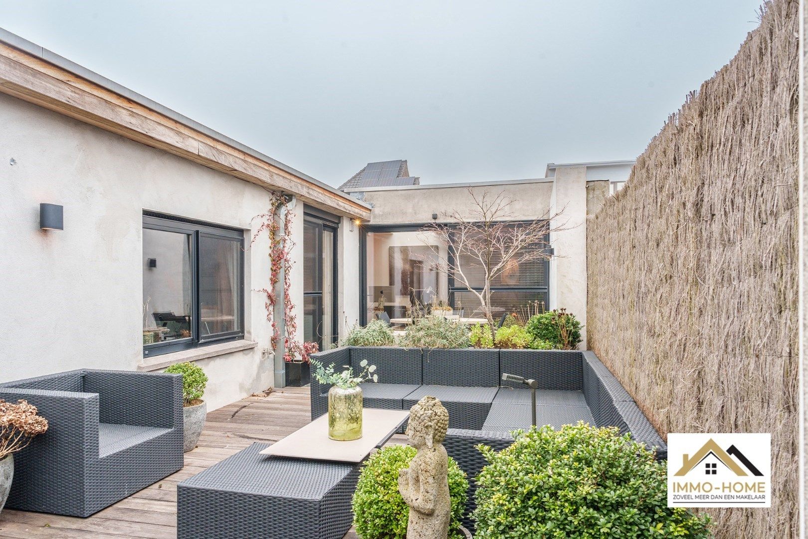 Gerenoveerd appartement met groot terras!! foto 9