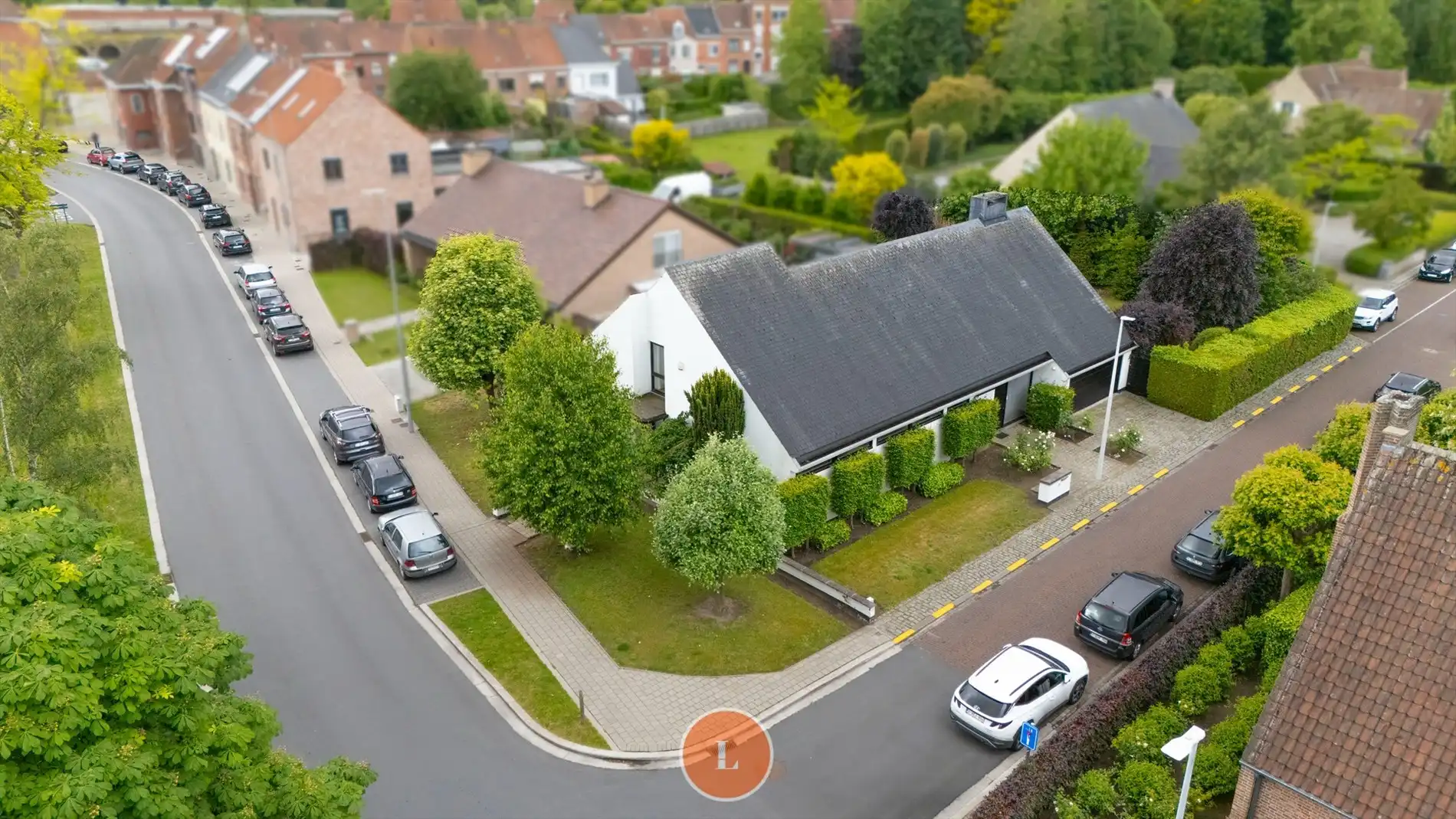 Villa met praktijkruimte en vijver op 1349m² foto 32