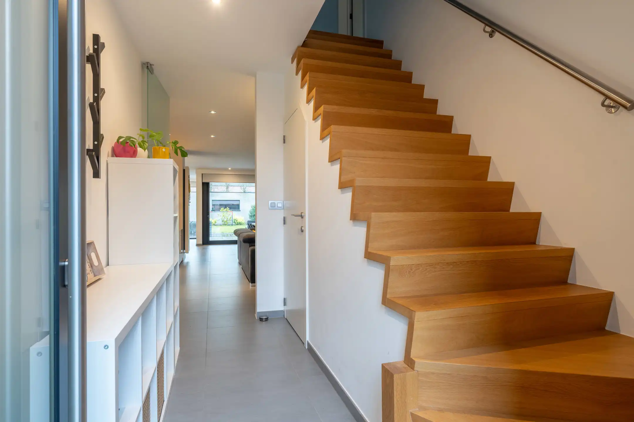 Ruime moderne woning met garage en tuin nabij het centrum van Turnhout. foto 3