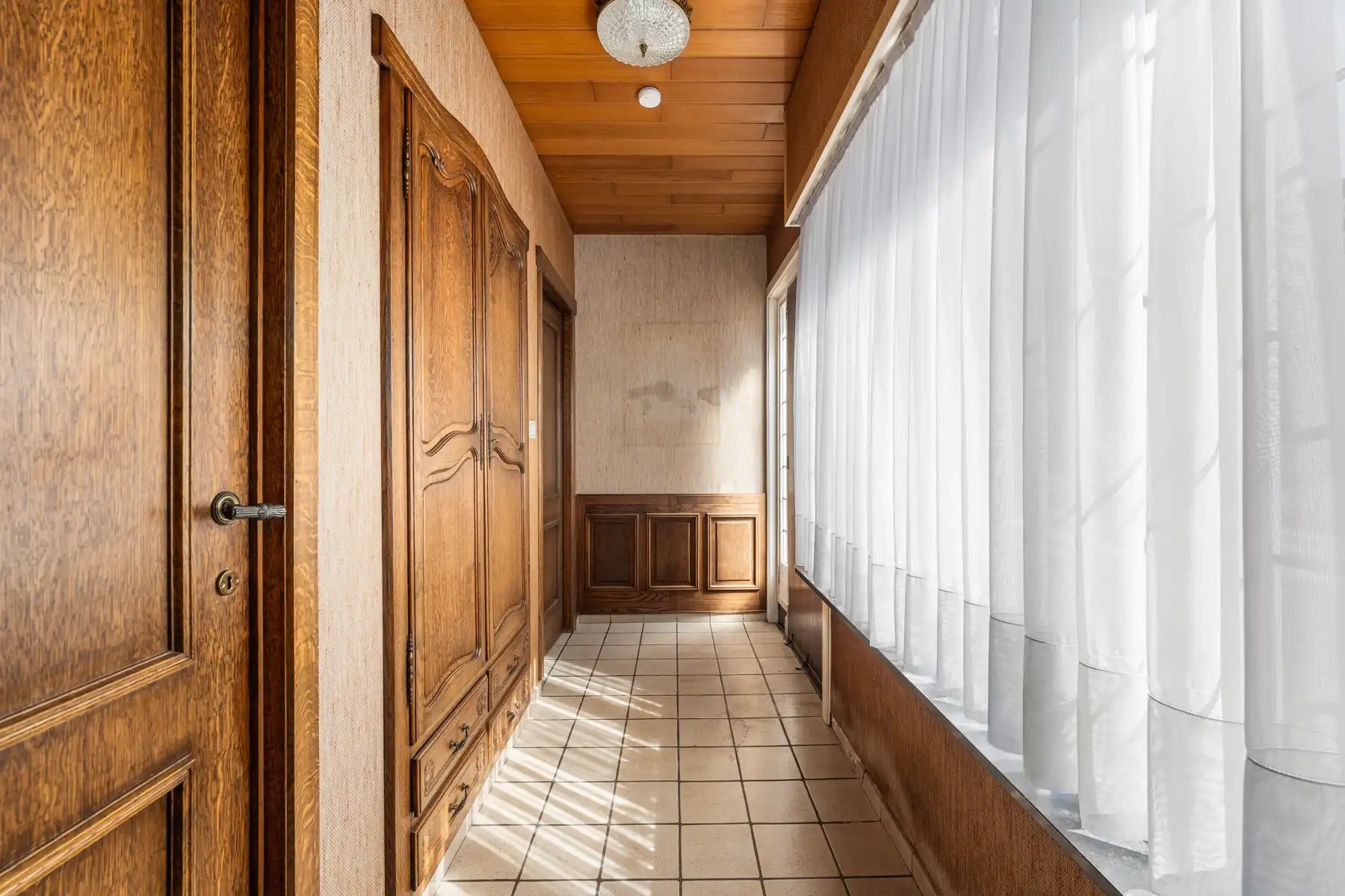 Ruime rijwoning in het stadscentrum foto 6