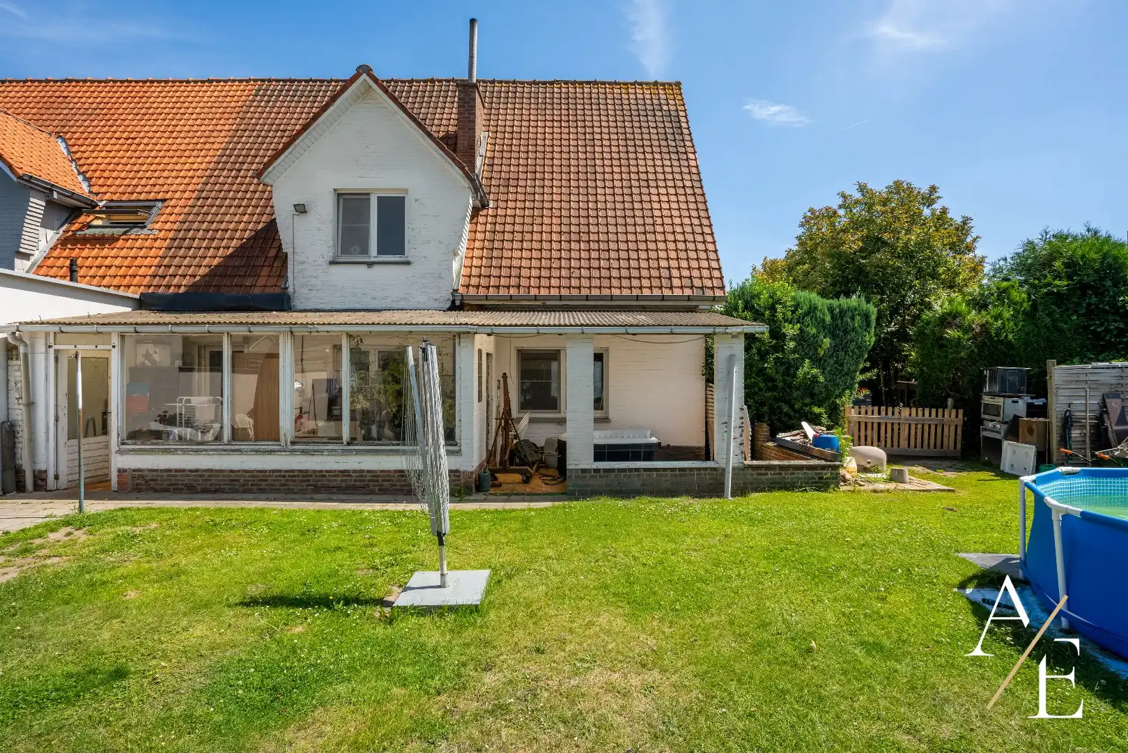 SCHELLEBELLE - Te renoveren halfopen woning met grote tuin! foto 3