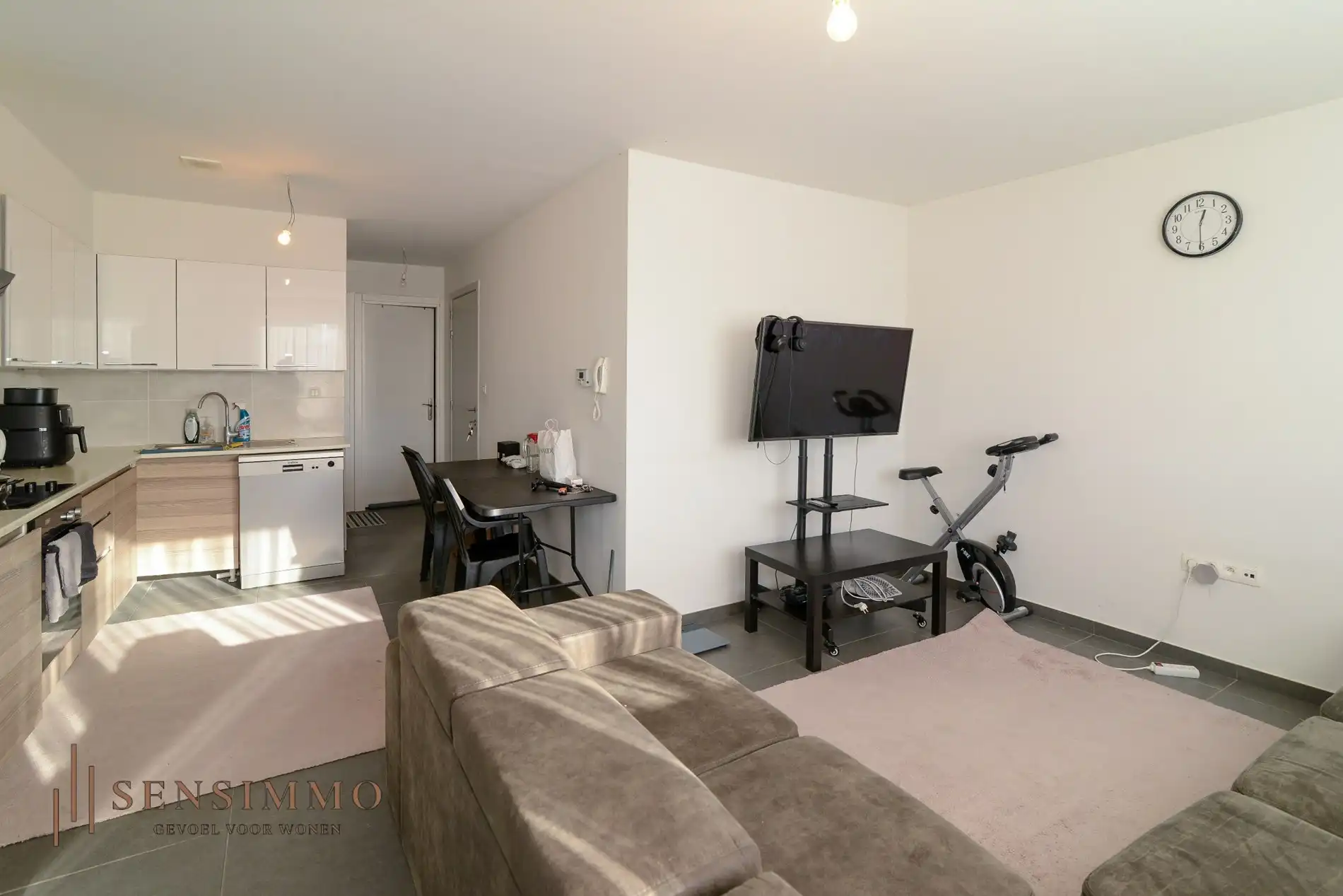 éénslaapkamer appartement met terras, parking en kelderberging foto 4