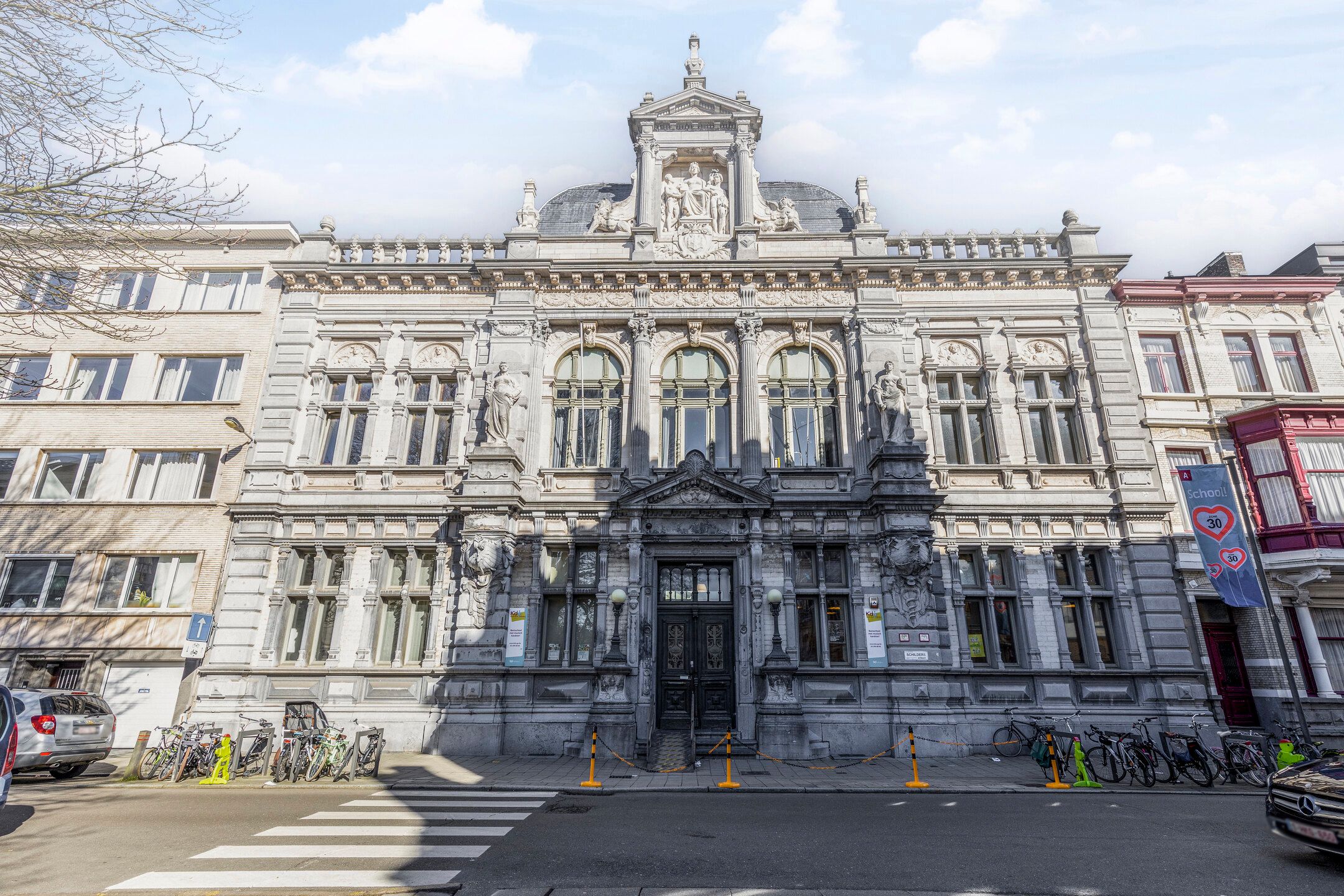 ANTWERPEN-ZUID - Stijlvol appartement met riant terras  foto 12