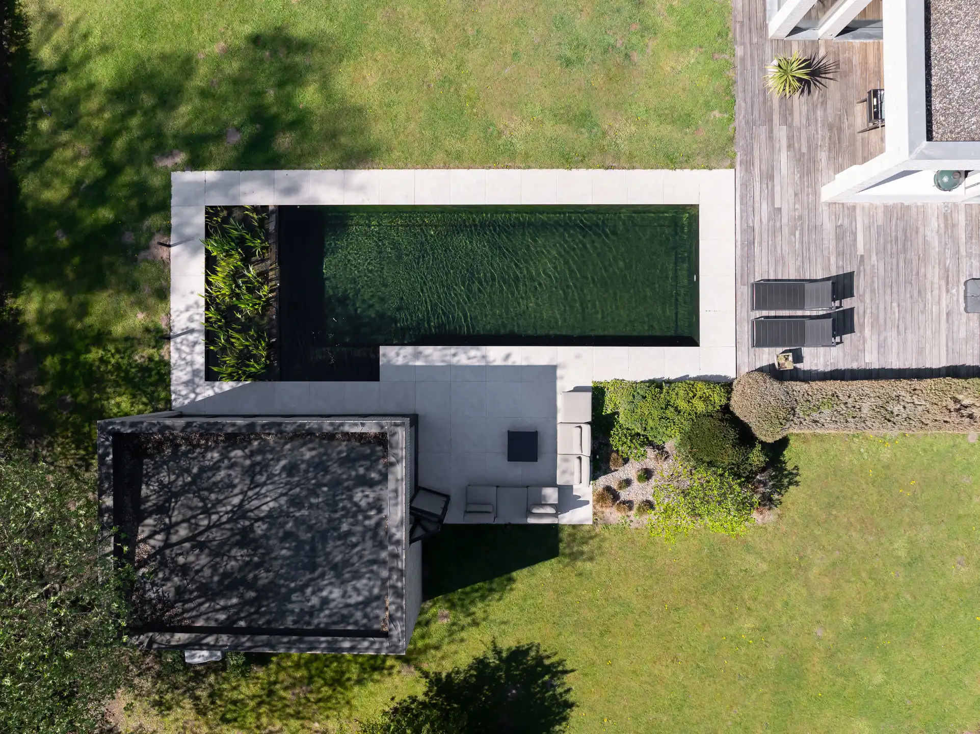 Luxueuze moderne villa met zwemvijver en prachtig poolhouse foto 39