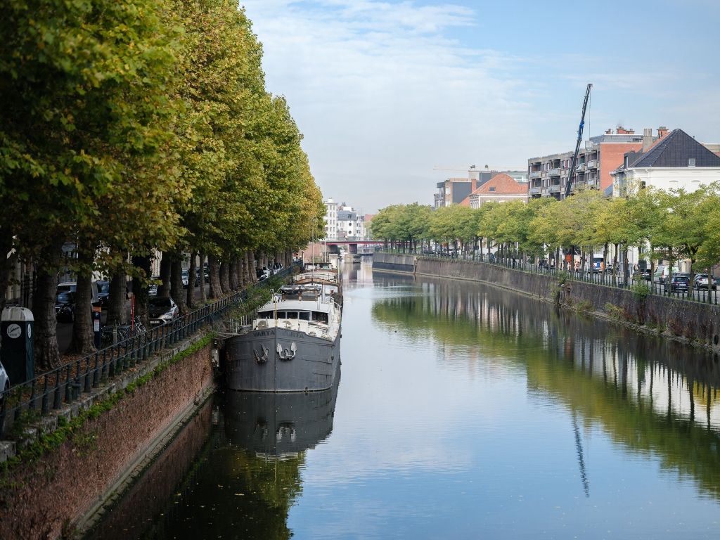 Stijlvol gerenoveerde en instapklare woning met 2 slaapkamers nabij De Visserij – Gent foto 4