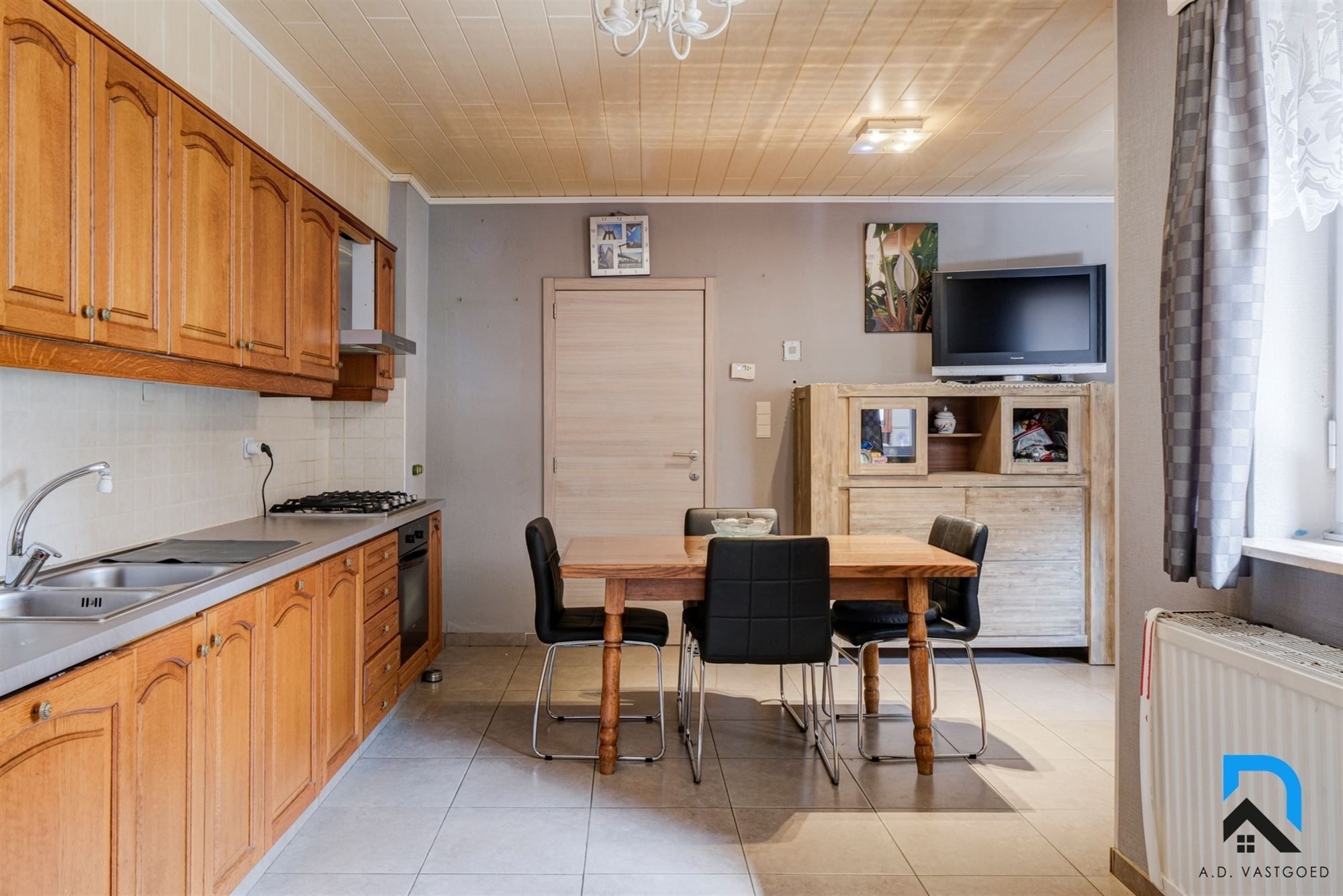 Ruime woning met tuin nabij het centrum van Bilzen foto 9