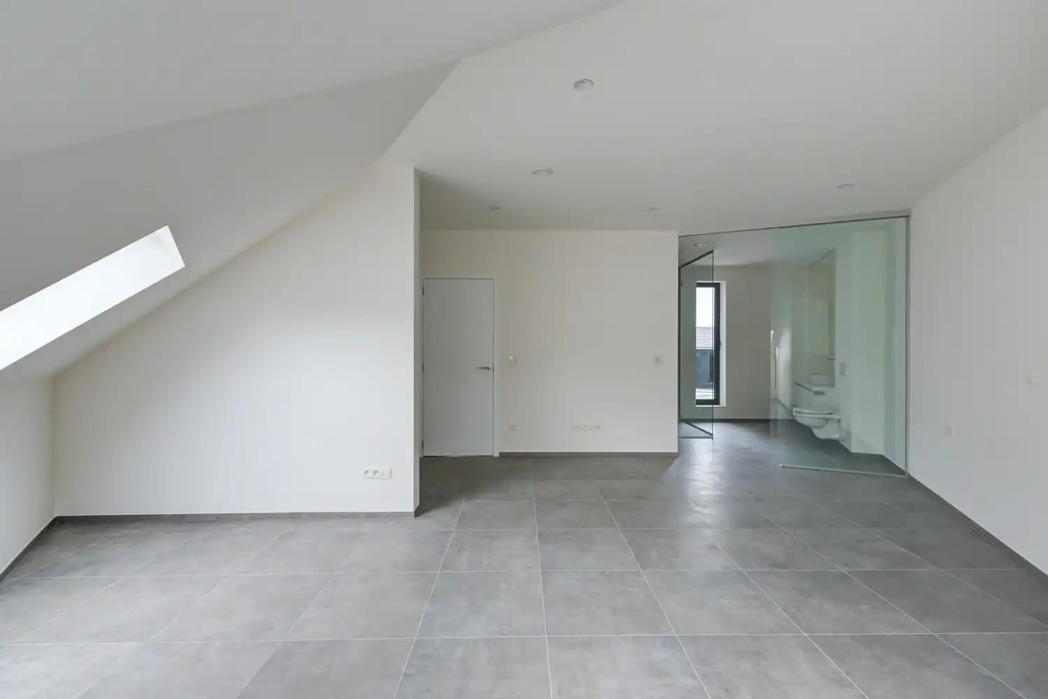 RECENT APPARTEMENT (116M²) MET TERRAS GELEGEN IN HET CENTRUM VAN BILZEN foto 10