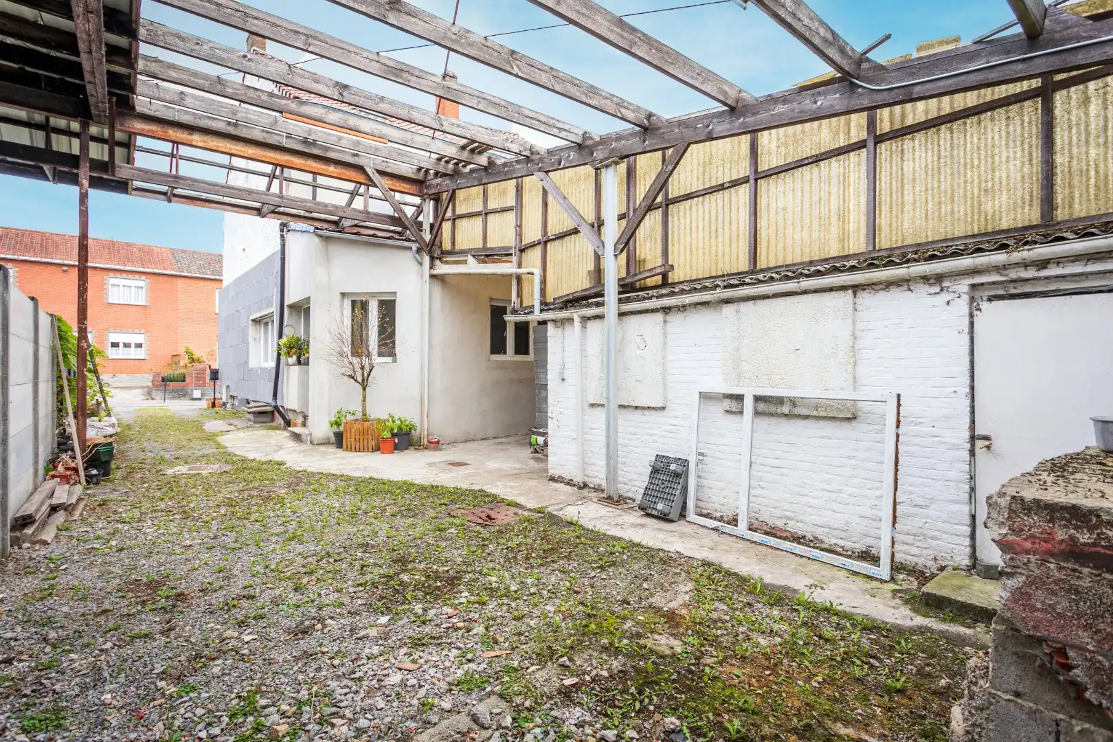 Gerenoveerde woning met 4 slaapkamers en opslagplaats foto 10