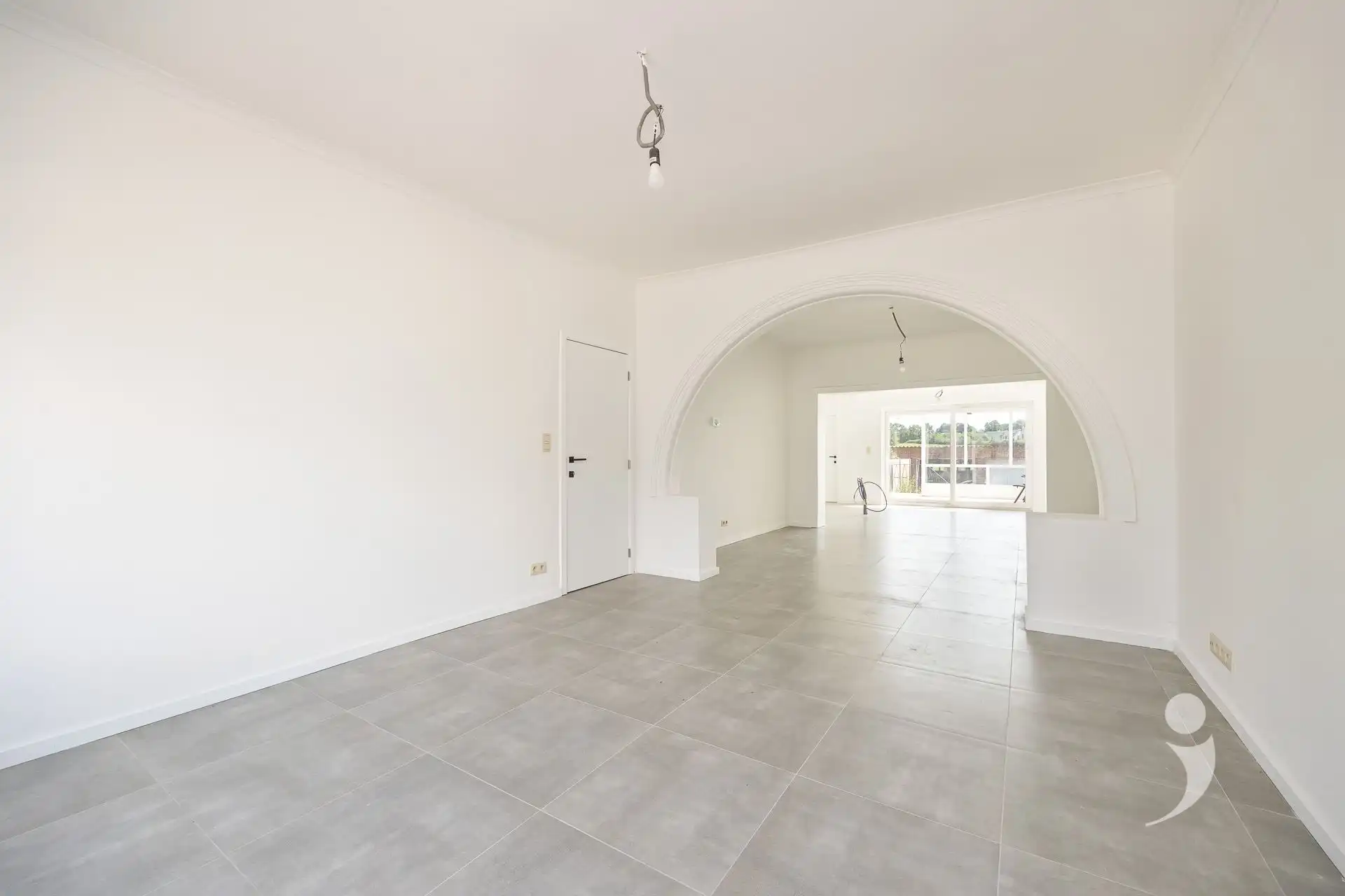 Karaktervolle, volledig gerenoveerde woning met 4 slaapkamers, 2 badkamers en zonnige tuin! foto 4