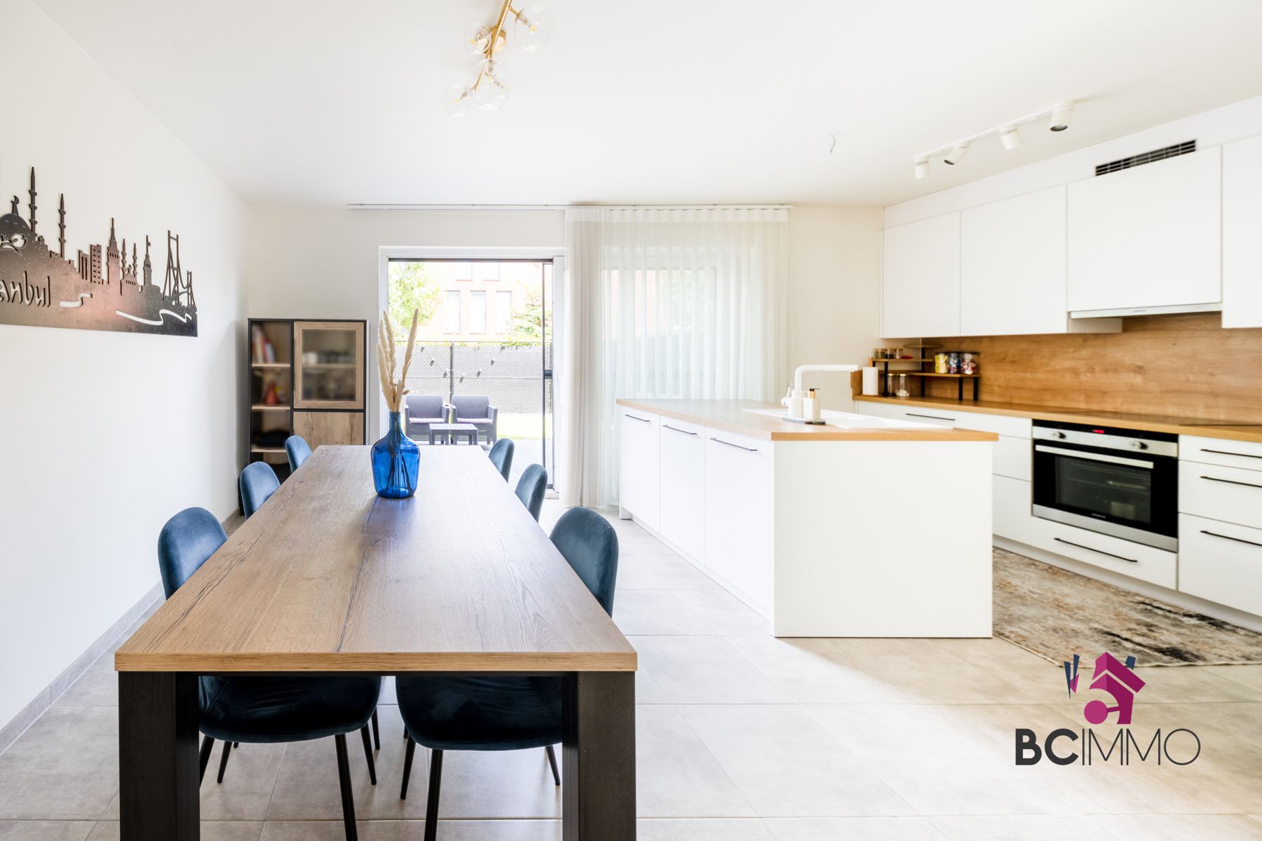 Ruime gezinswoning met 5 slaapkamers en een mooie tuin foto 5