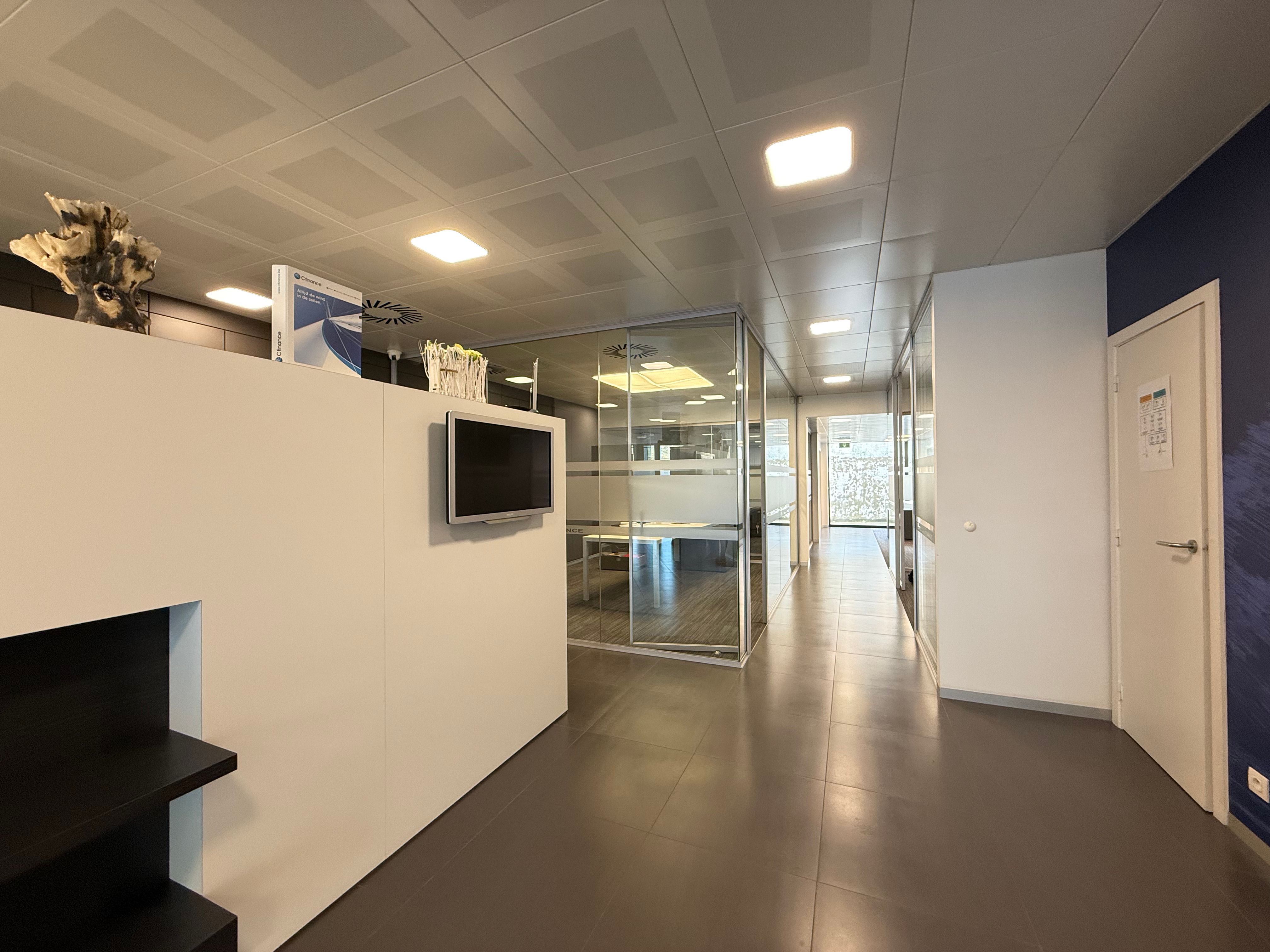 Handelsgelijkvloers 200 m² foto 7