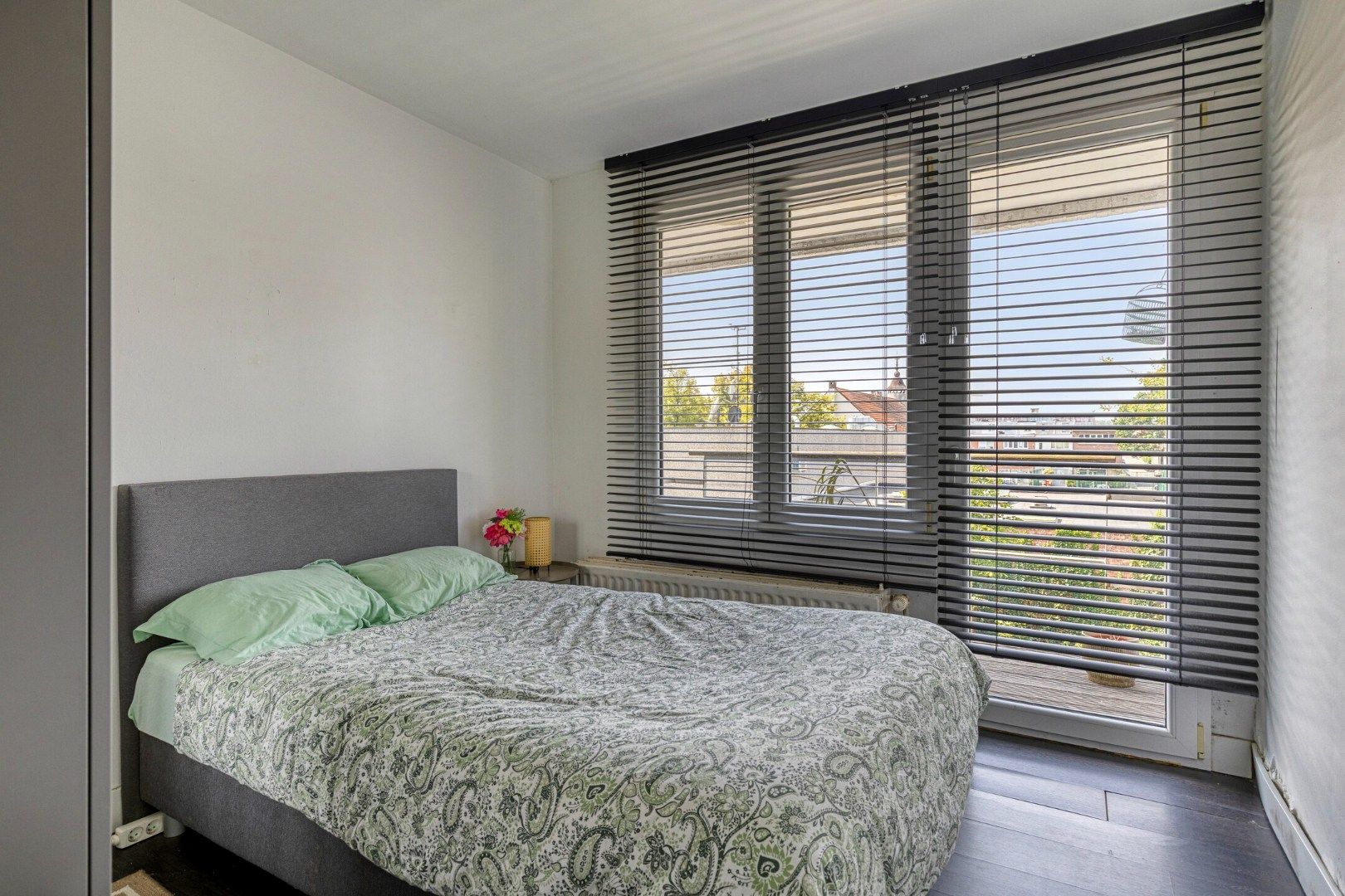 Instapklaar appartement met terras en garage in rustige woonwijk foto 9