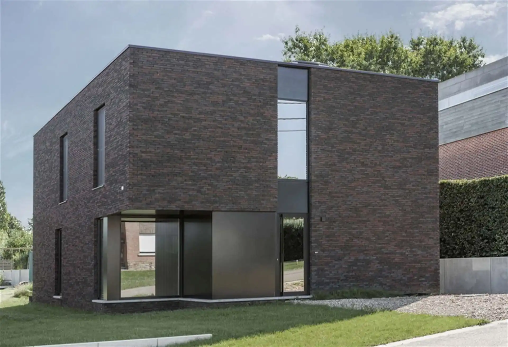 Open nieuwbouw eengezinswoning met 4 ruime slaapkamers, rustig gelegen op 5a40ca foto {{pictureIndex}}