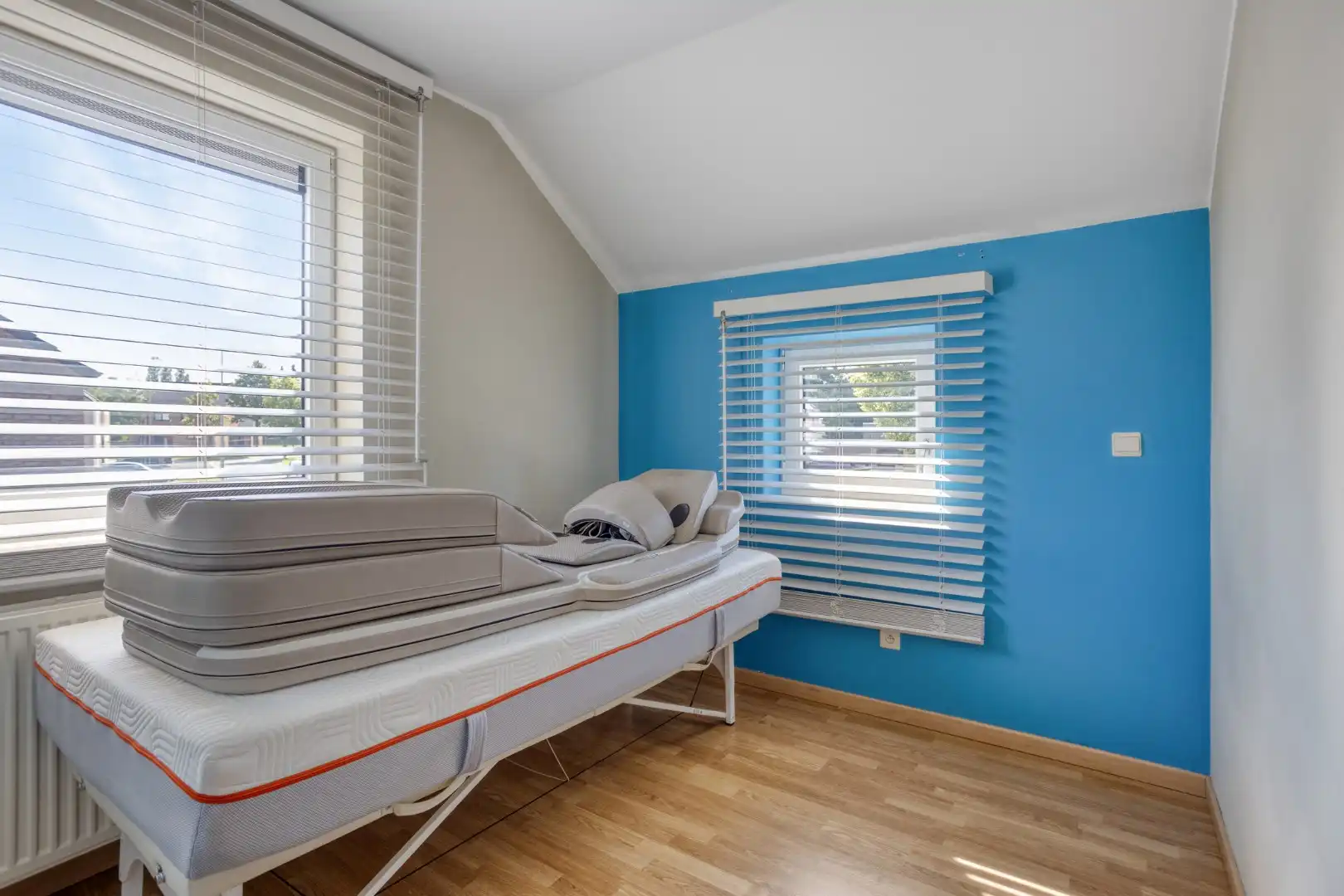 Verzorgde woning met 3 slaapkamers, garage, zonnepanelen en zonnige tuin te Tongeren foto 17