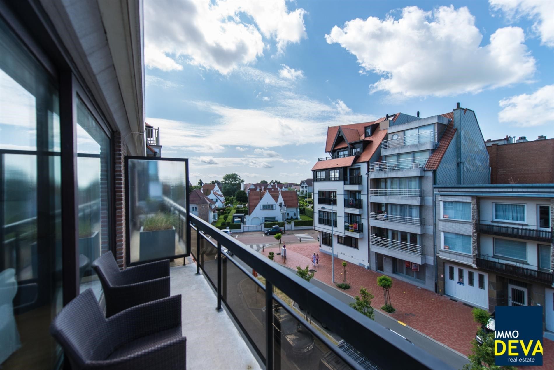 Bemeubeld appartement met zonnig terras goed gelegen in de Van Bunnenlaan. foto 7