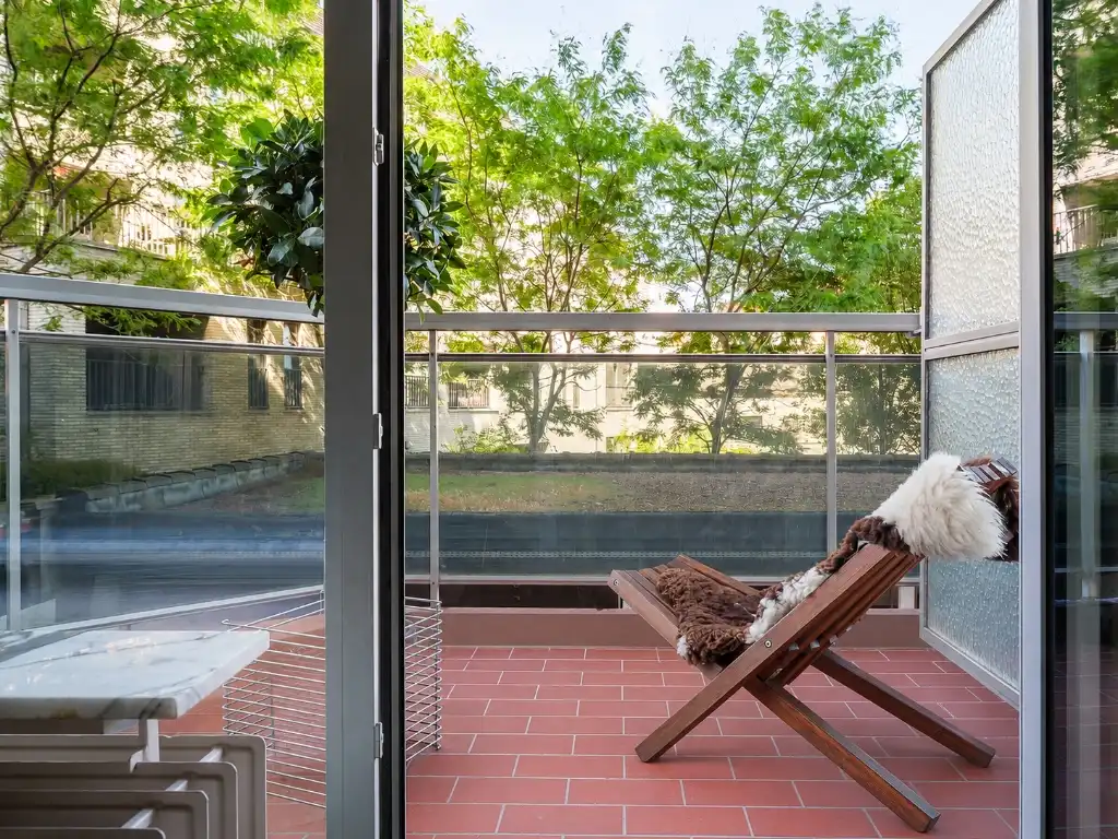 Stijlvol gerenoveerd appartement met twee slaapkamers en terrassen aan het Zuidpark foto 3