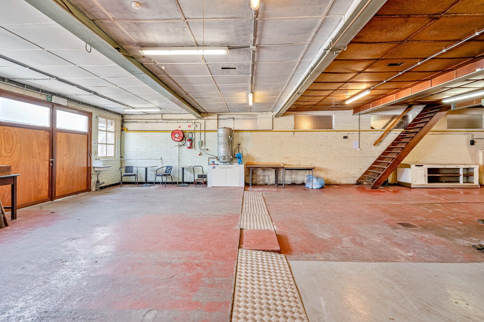 Veelzijdige eigendom met opslagruimte, werkplek en woongelegenheid in Gent foto 16