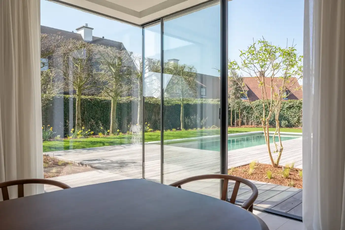 Zeer luxueuze alleenstaande nieuwbouwvilla met zwembad, grote kelder en garage foto 9