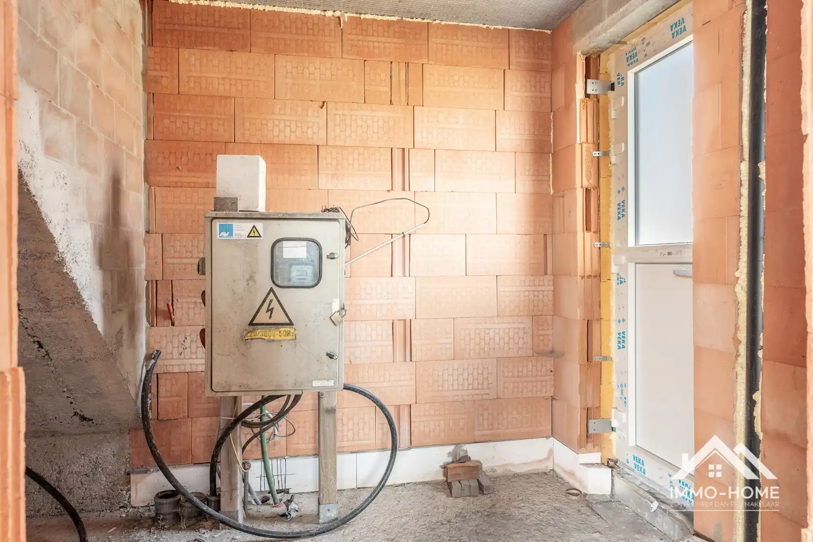 HOB casco woning met héél veel potentieel foto 13