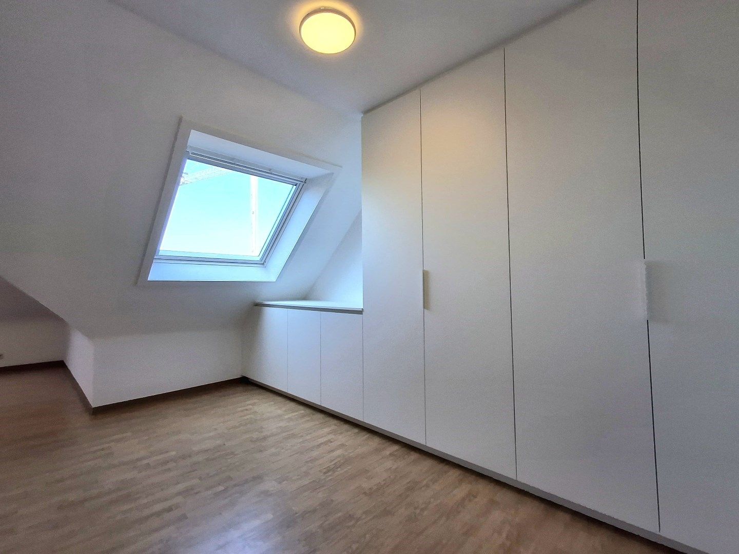 RECENT GERENOVEERD, CENTRAAL GELEGEN DUPLEX-APPARTEMENT MET 2 SLAAPKAMERS foto 7