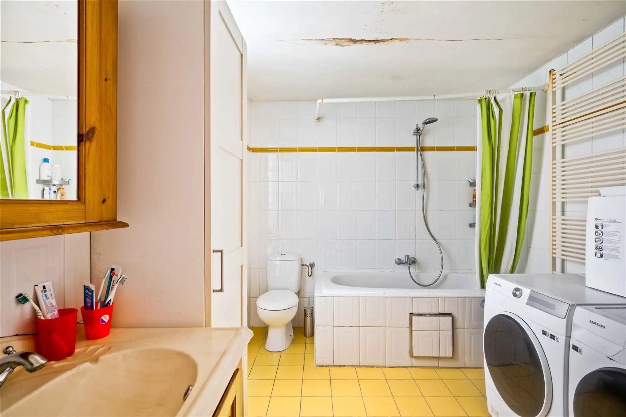 Deels gemoderniseerde woning te Duffel-West foto 10