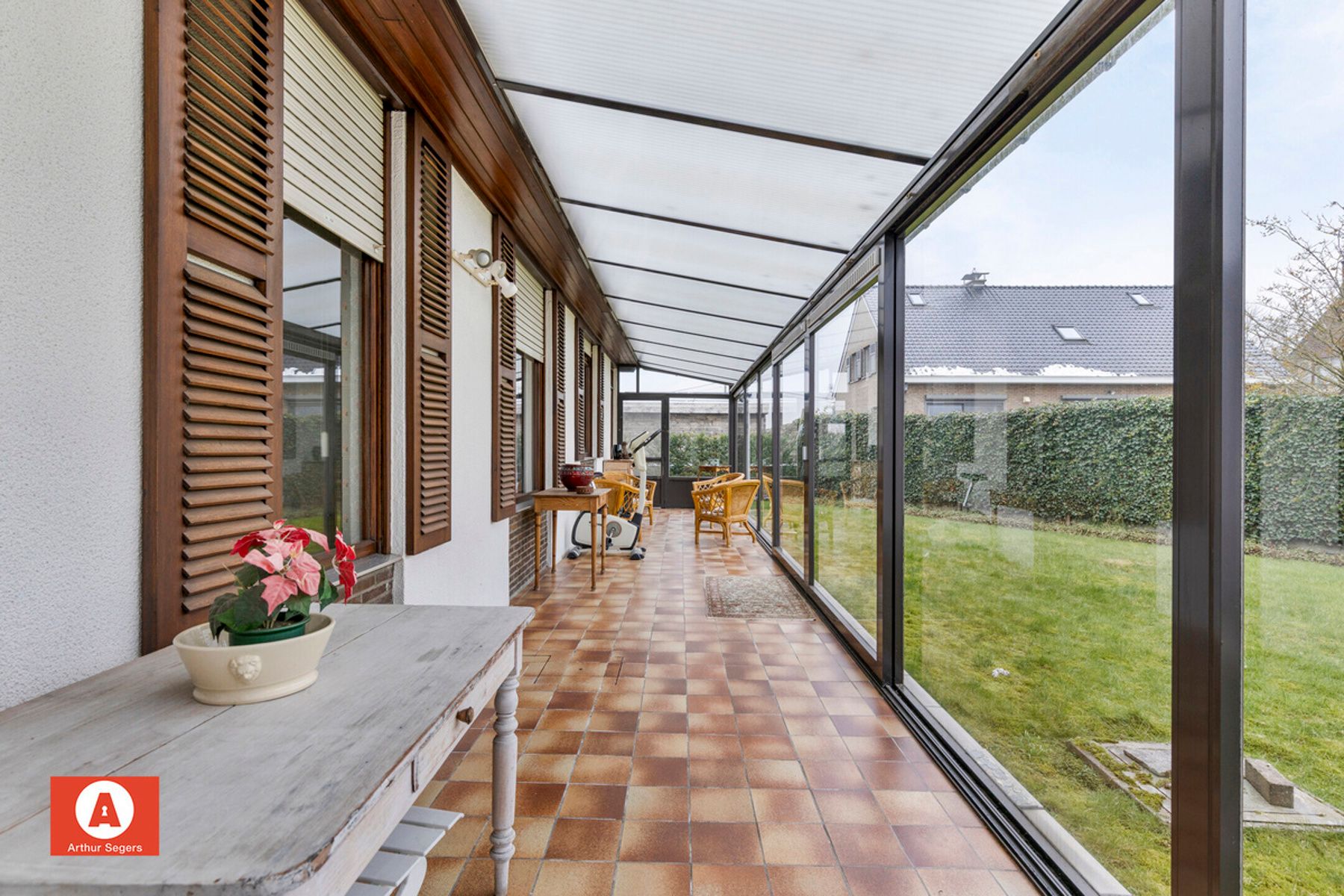 Ruime open bungalow-villa vol potentieel op toplocatie foto 18