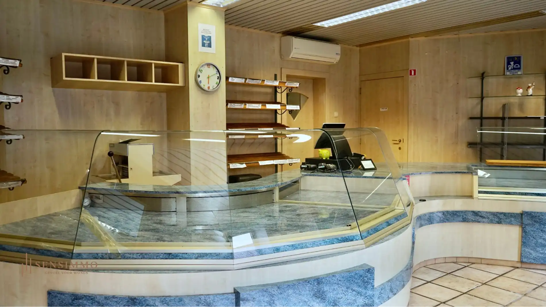 Te renoveren handelshuis/Bakkerij met inboedel nabij LABIOMISTA foto 4