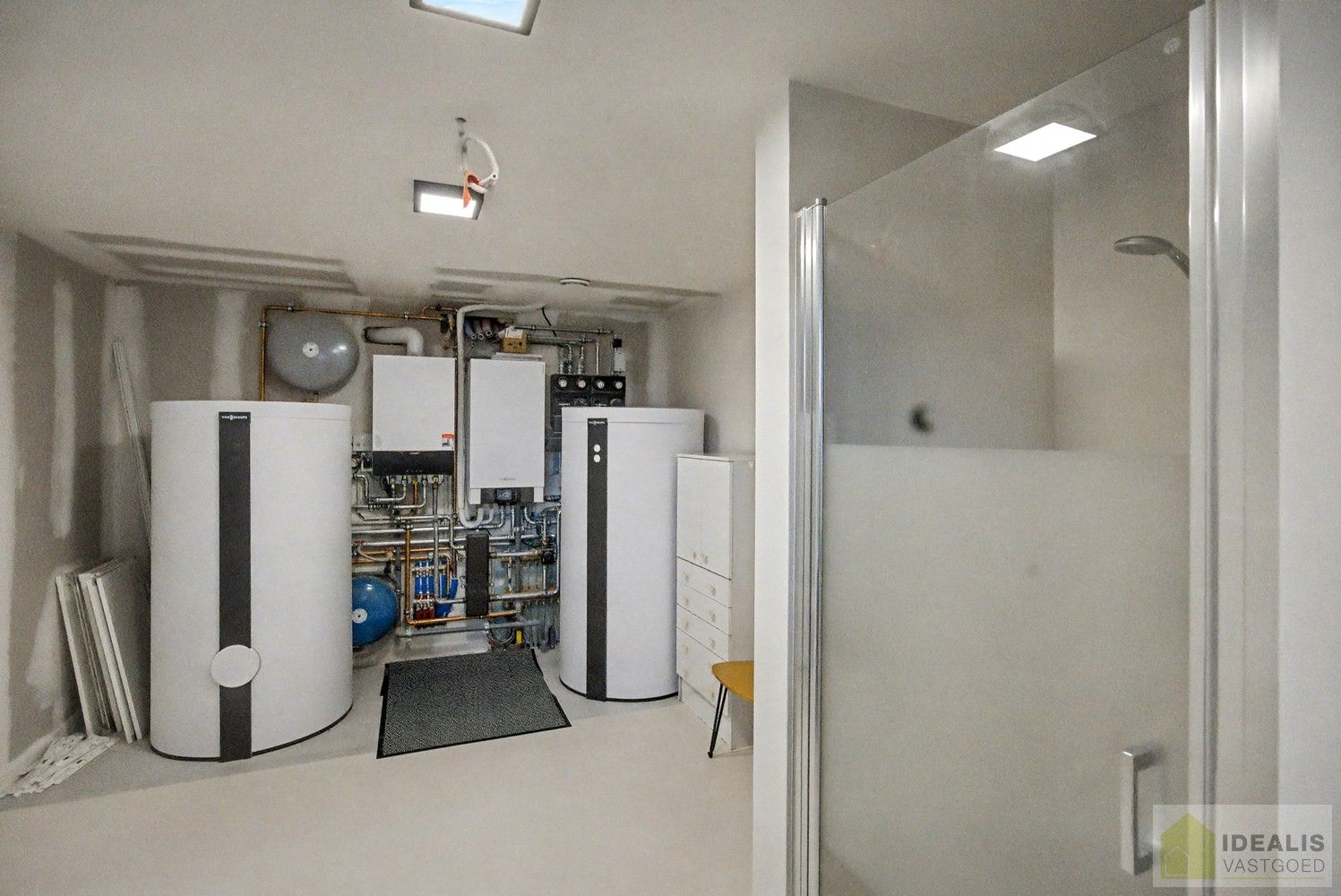 IDEALIS VASTGOED - EEN BIJZONDER HUIS, EEN BIJZONDERE LOCATIE, EEN UNIEKE KANS OM TE WONEN IN EEN AUTHENTIEK LANDHUIS MET EEN PRACHTIGE INRICHTING EN EEN HOOGWAARDDIGE AFWERKINGSGRAAD! foto 29