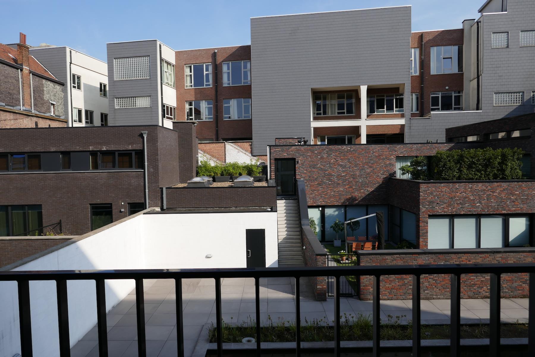 ANTWERPEN - Instapklaar appartement met terras foto 11