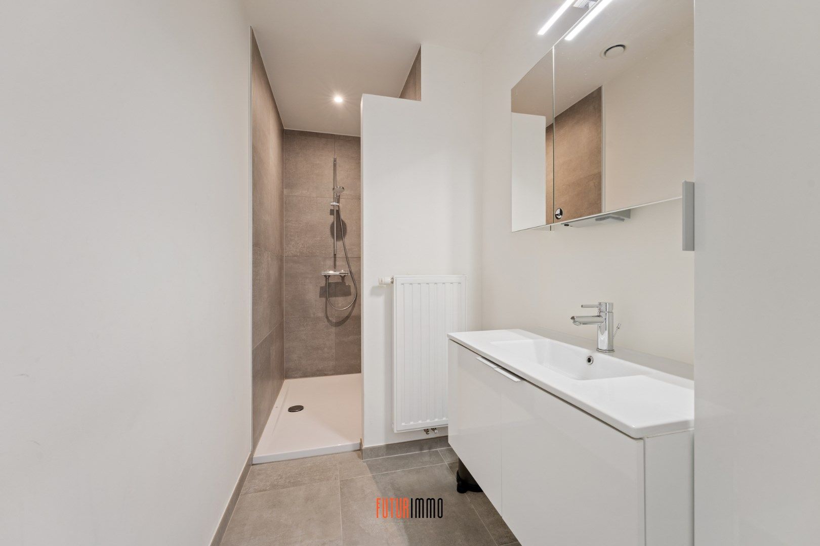 Ruime energiezuinige woning met garage foto 12