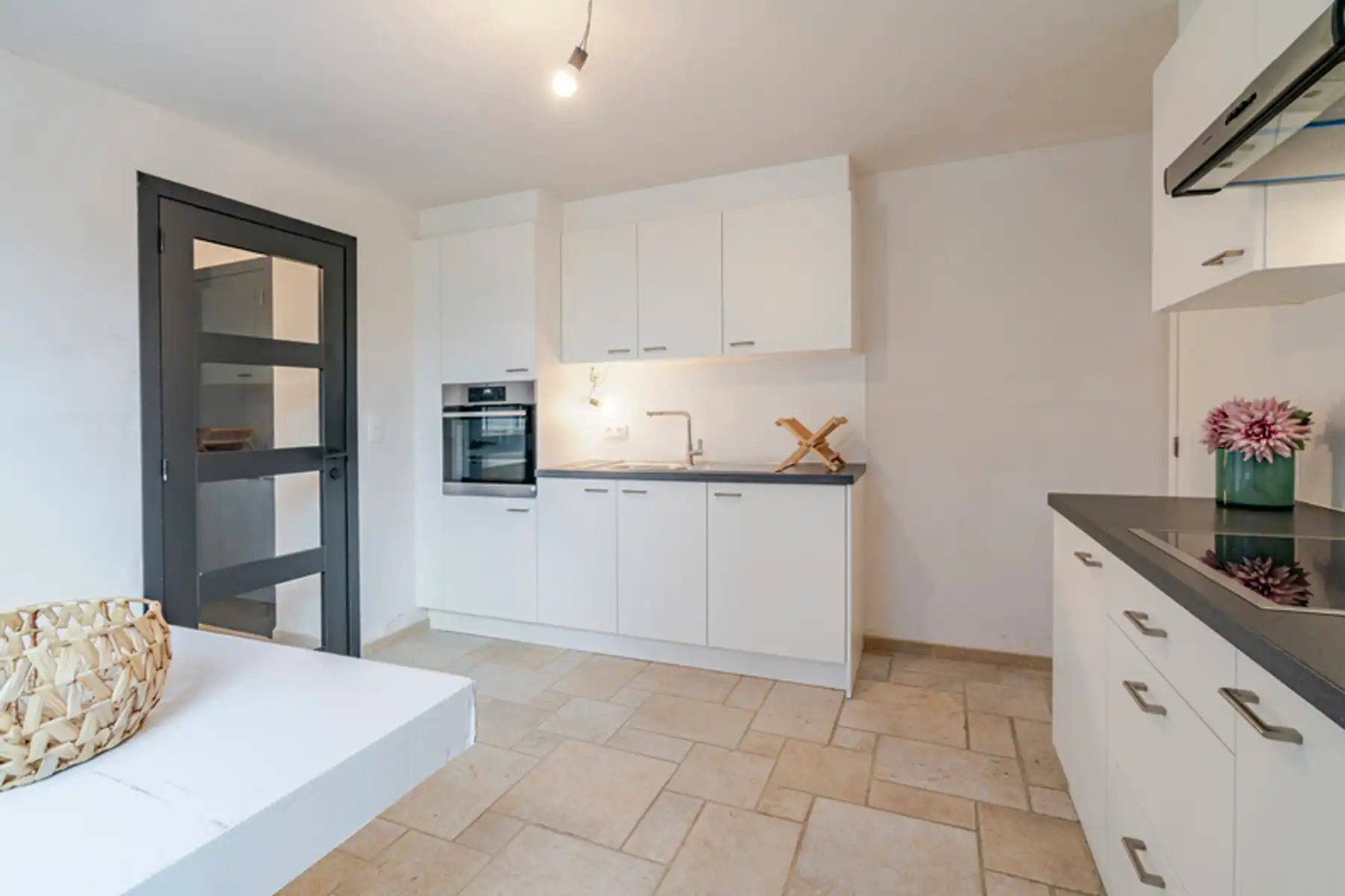 Gerenoveerde gezinswoning met 4 slpk aan station van Beernem foto 10