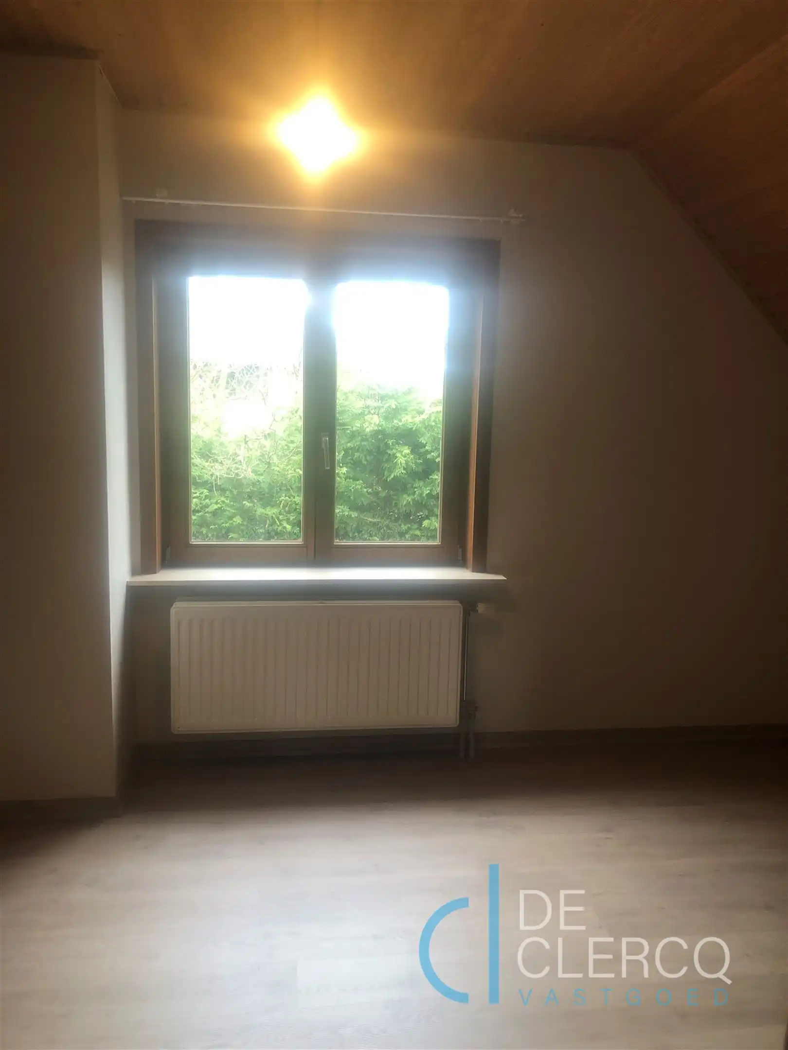 Charmante woning TE  HUUR op toplocatie in Lochristi! foto 7