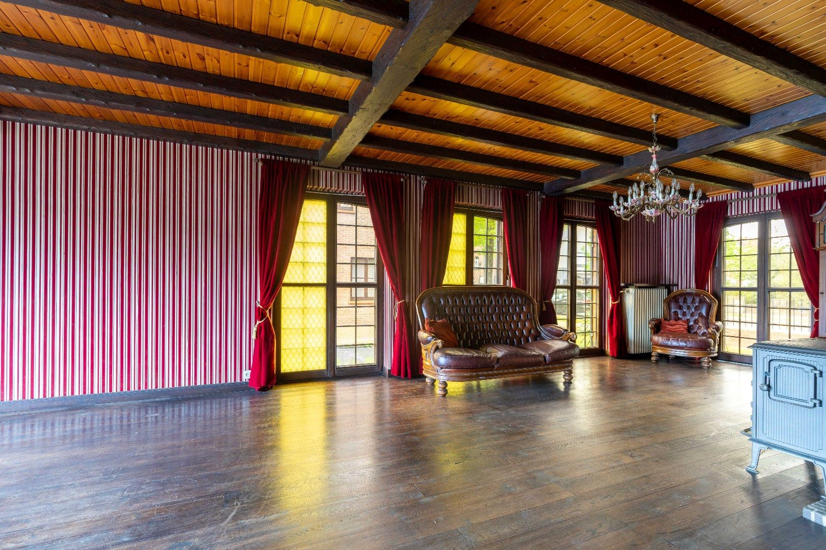 Karaktervolle woning met garage, tuin en veel potentieel in Brugse rand foto 6