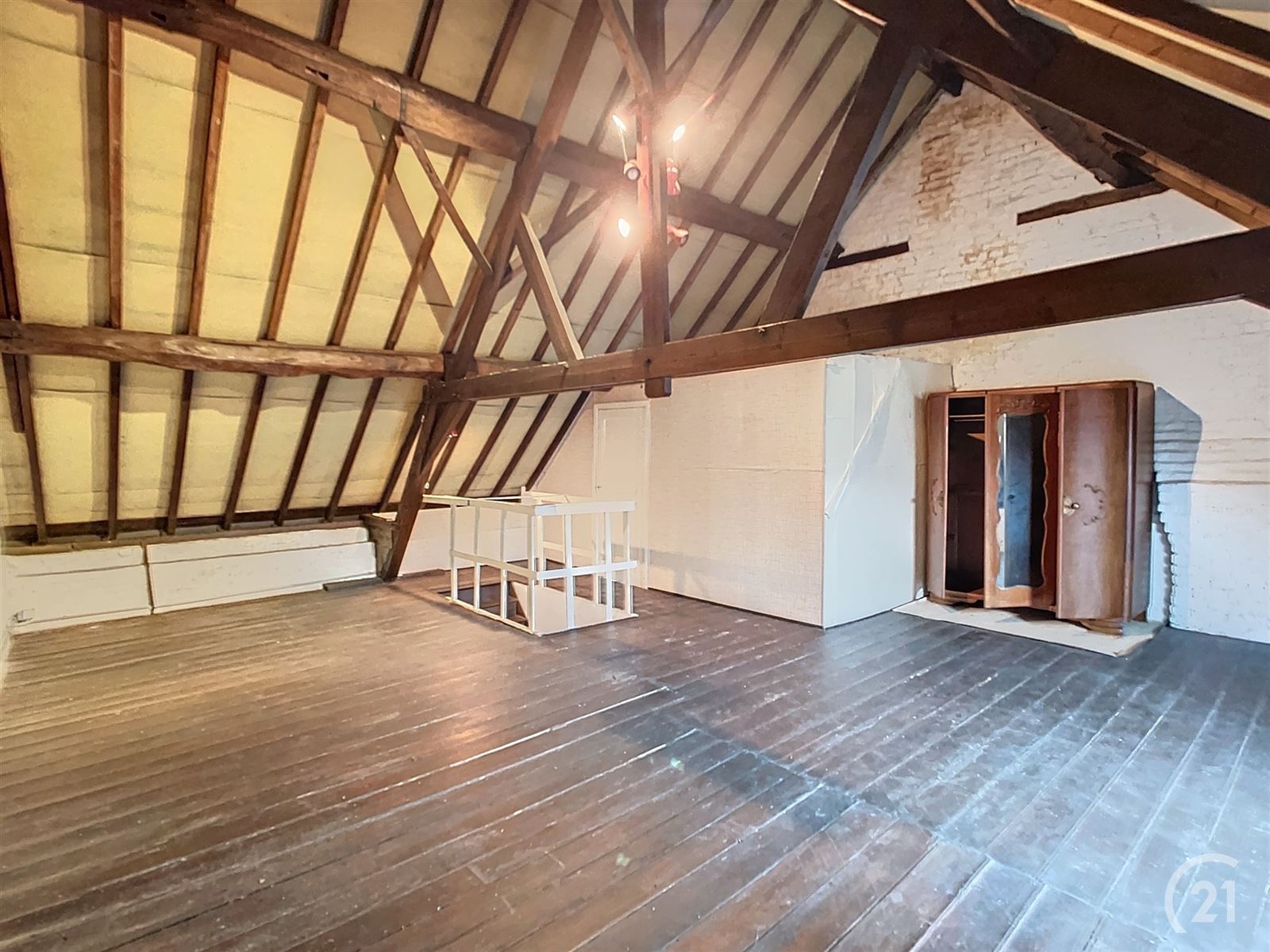 Te renoveren gezinswoning met tuin en weide op 35are40 foto 27