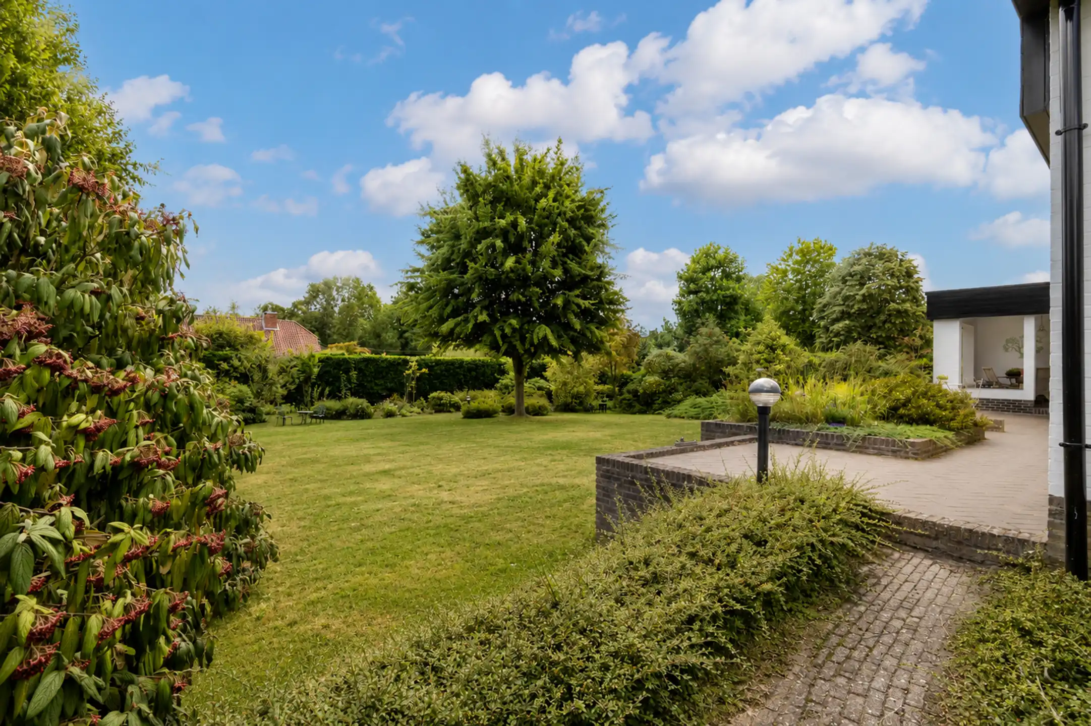 Rustig gelegen villa | 6 slks | 1.705 m² | zuidgericht foto 24