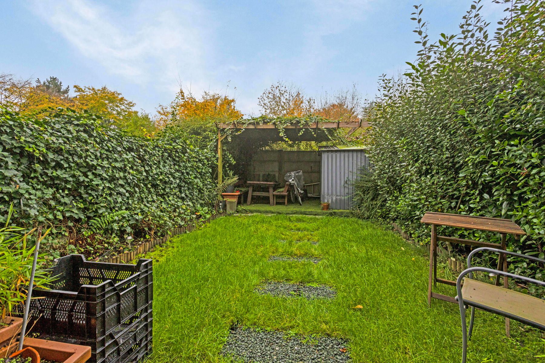 Gunstig gelegen pand met 4 slaapkamers en tuin foto 27