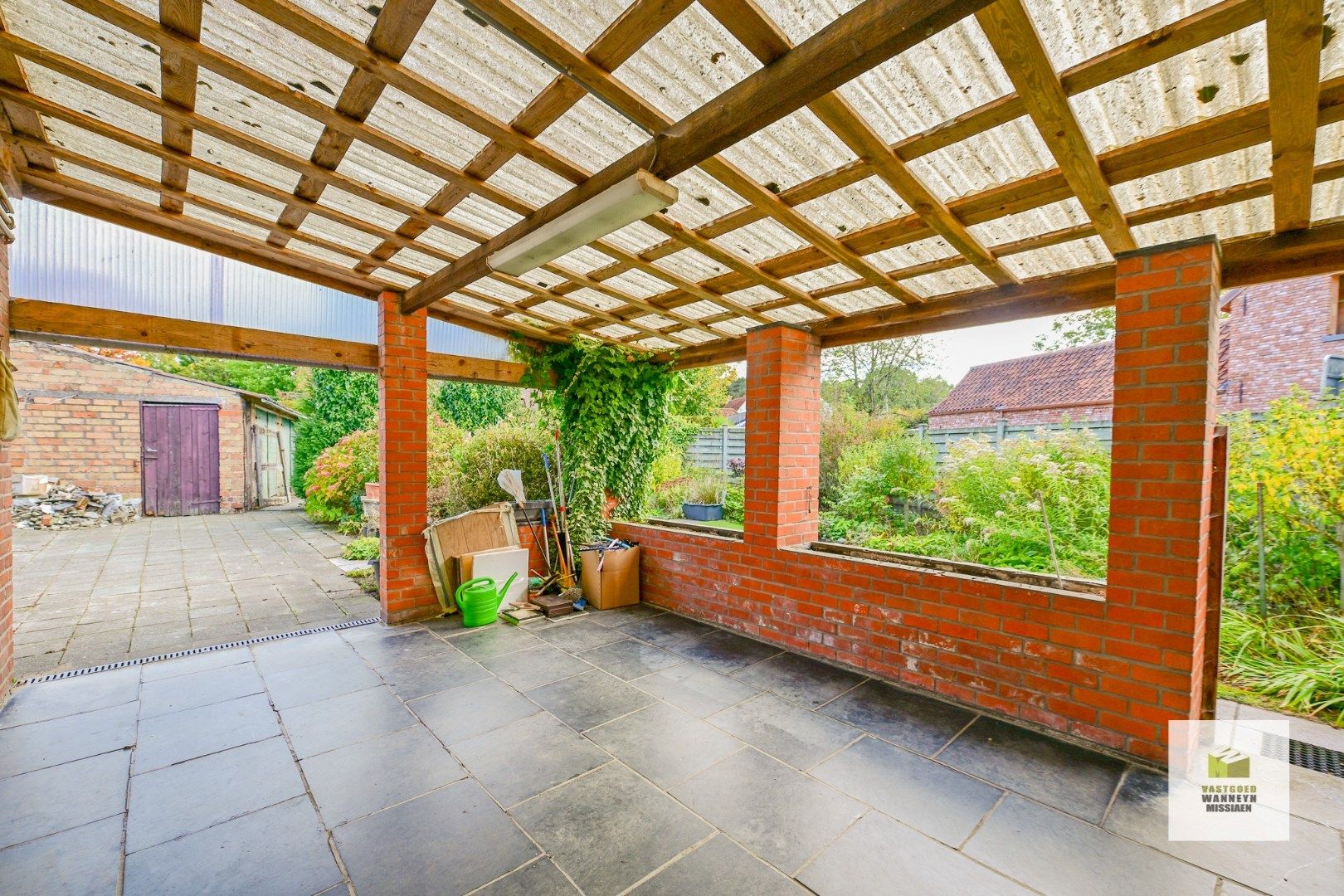 Gelijkvloerse te renoveren of herop te bouwen woning op 811m2 aan bosrand te Hertsberge foto 7