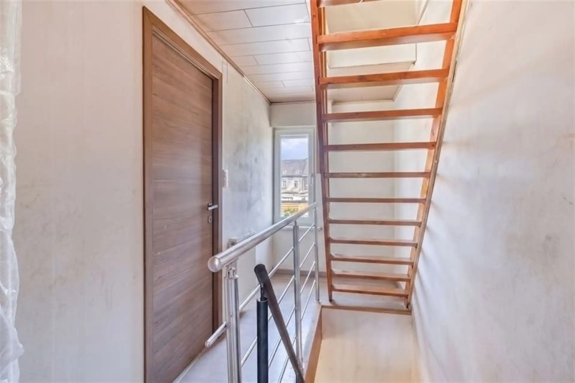 Goed gelegen degelijk huis in Eine. foto 7