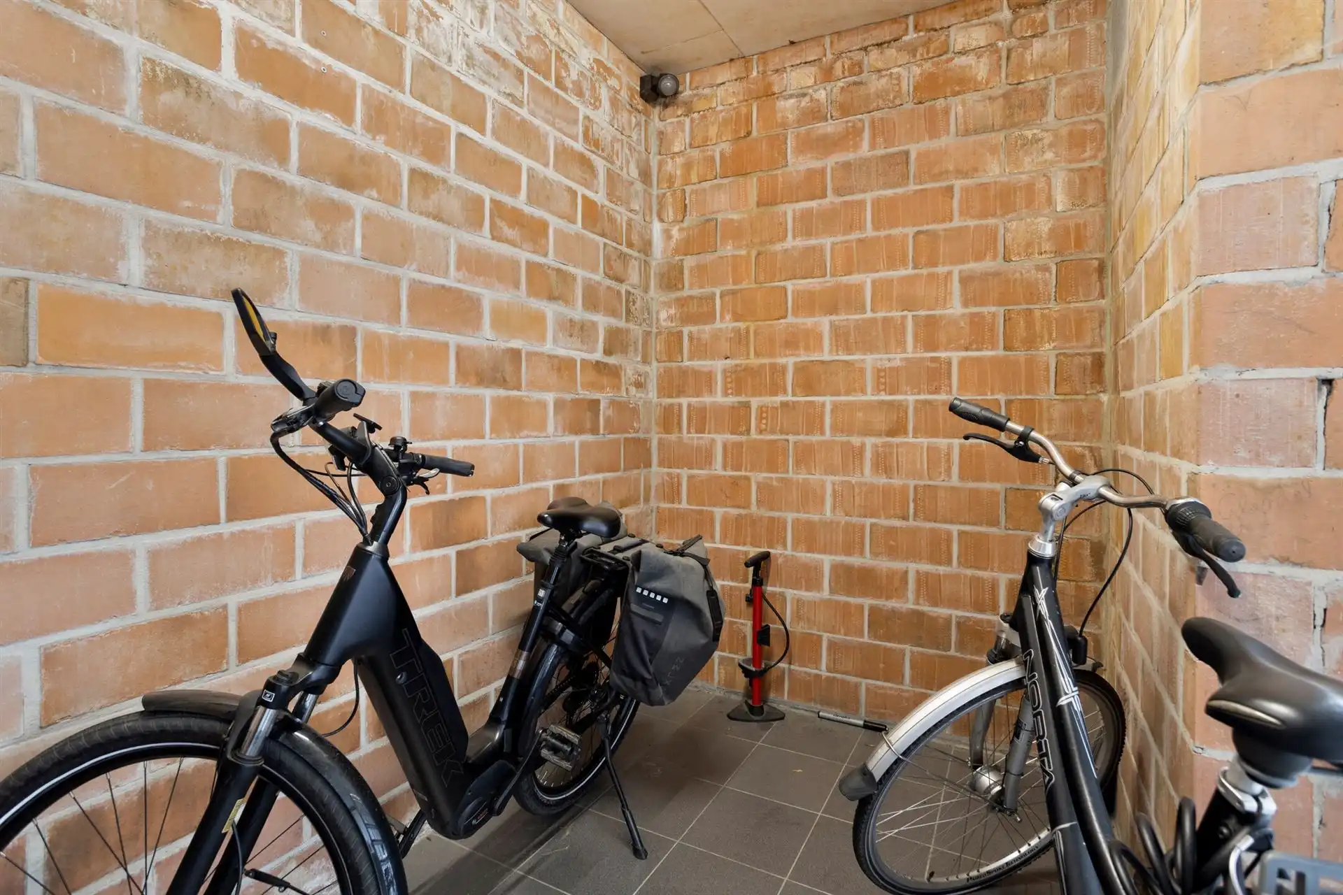 Dakappartement met schitterend terras en autostaanplaats foto 21