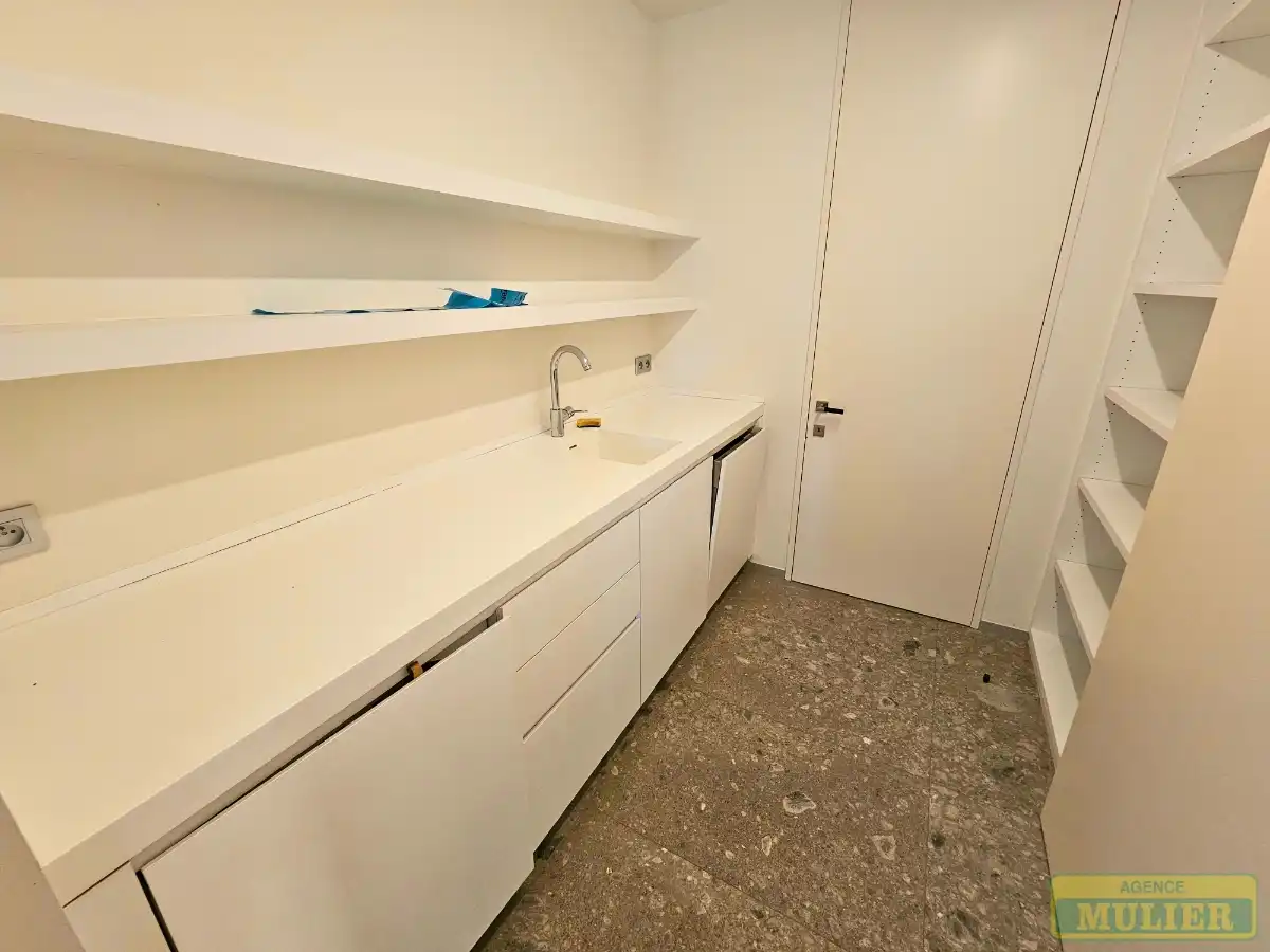 Commerciële ruimte te huur foto 9