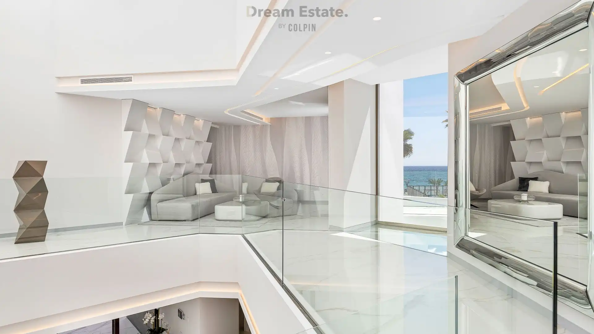 Hypermoderne frontline villa in Los Monteros foto 34