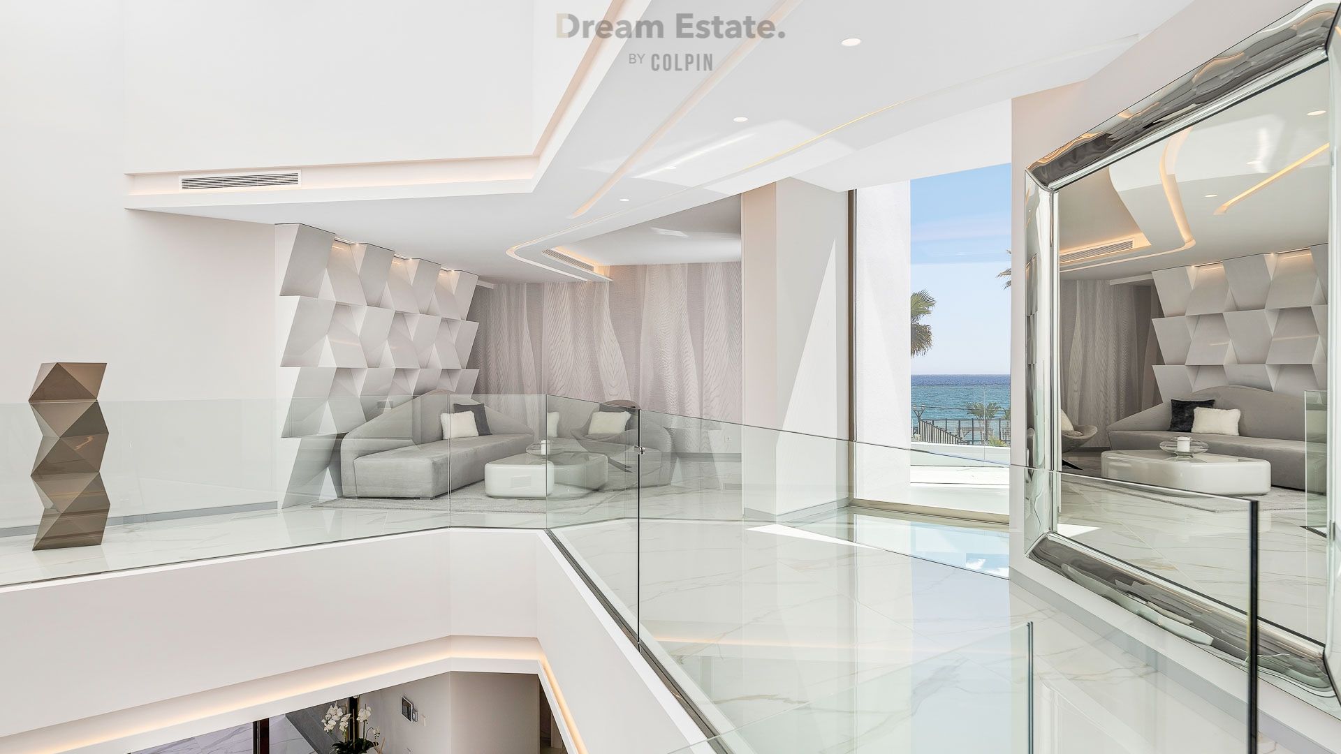 Hypermoderne frontline villa in Los Monteros foto 34