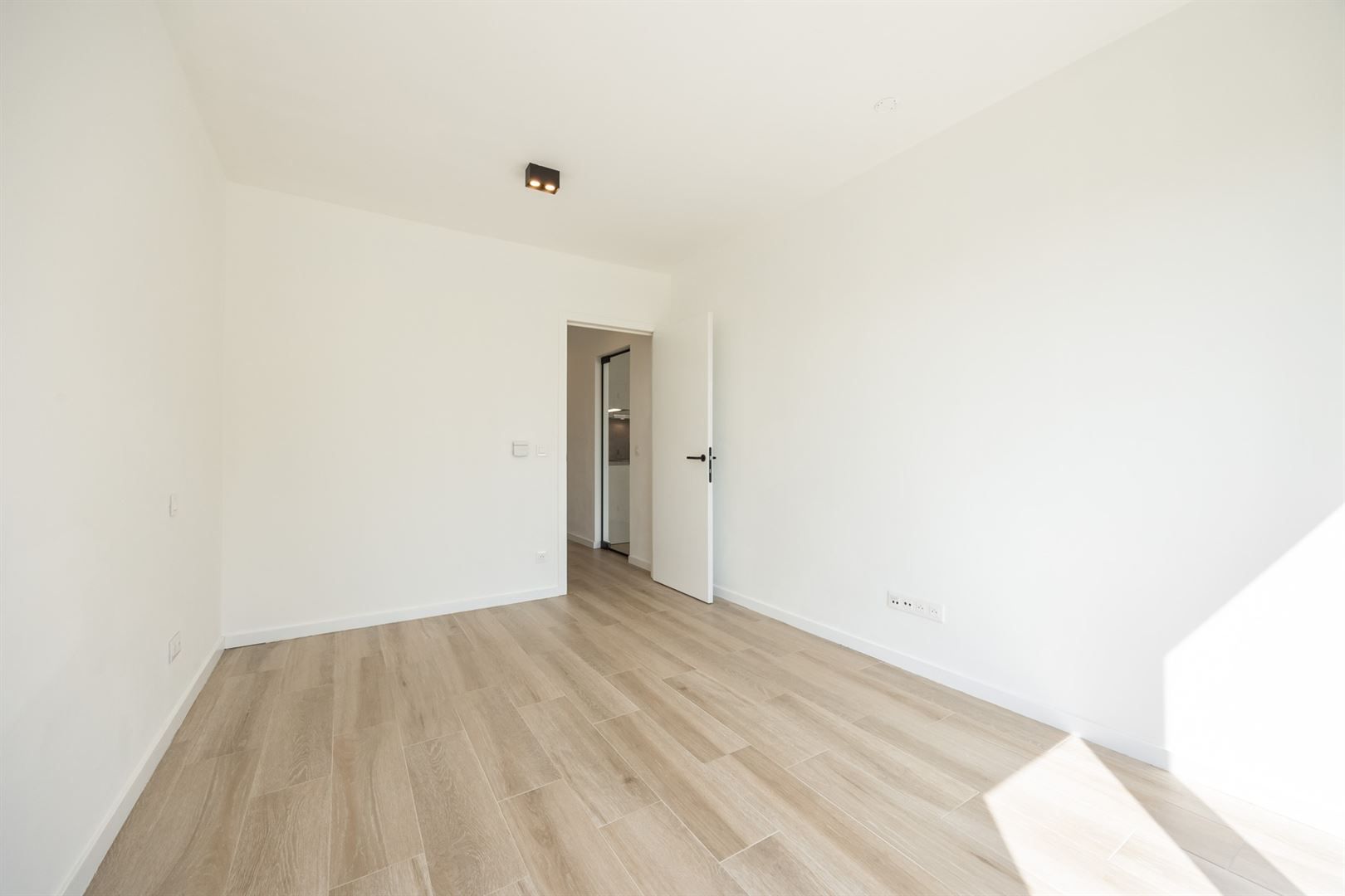 Recent appartement op topligging! foto 11