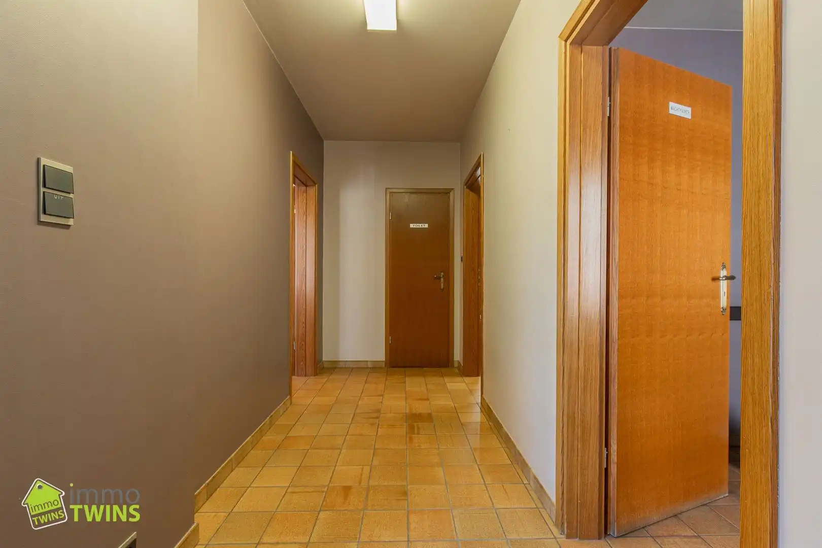 Uitzonderlijk ruime en veelzijdige praktijkwoning / cohousing met tal van mogelijkheden foto 23