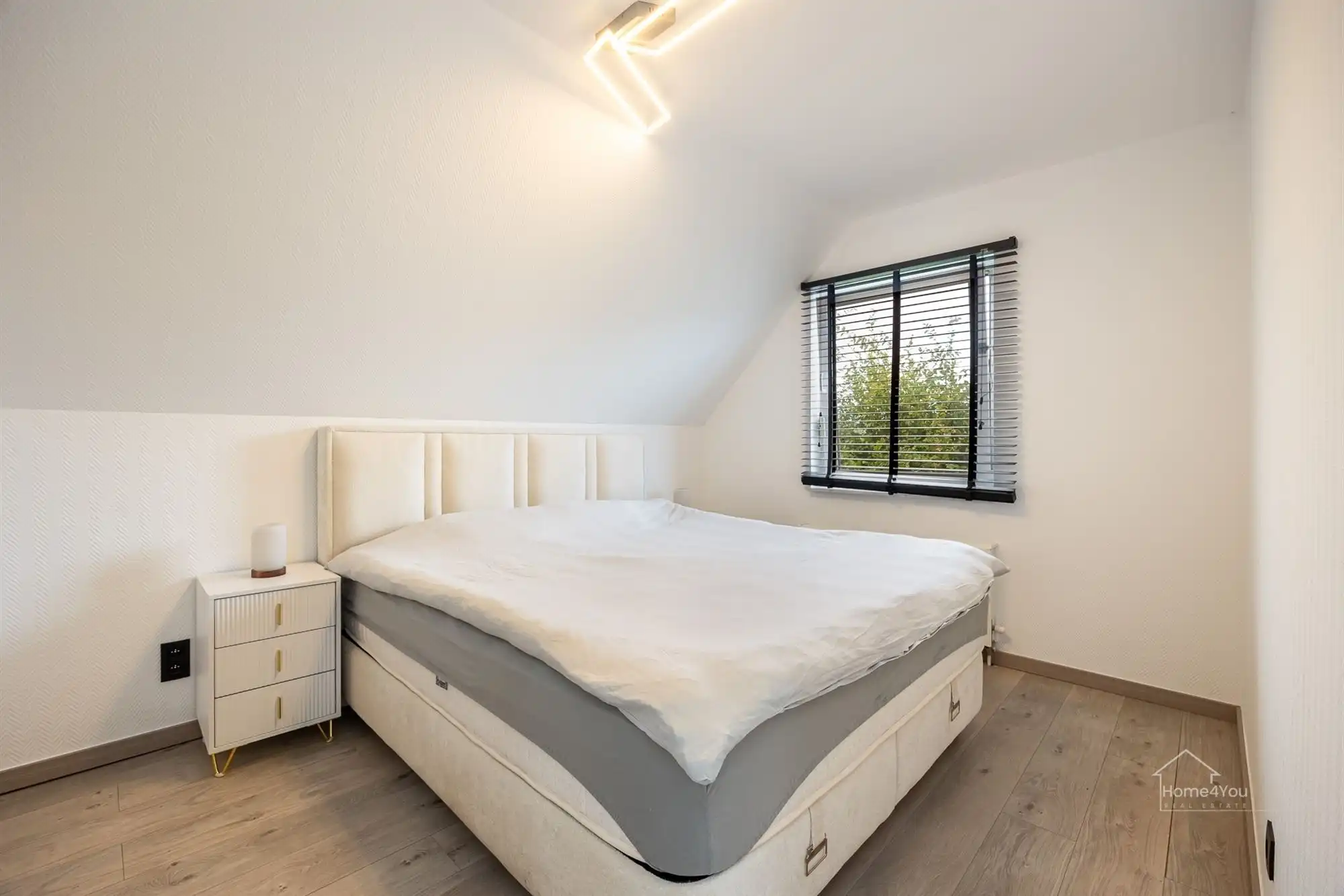 Moderne villa met 3 slaapkamers en zwembad te Waasmunster! foto 10